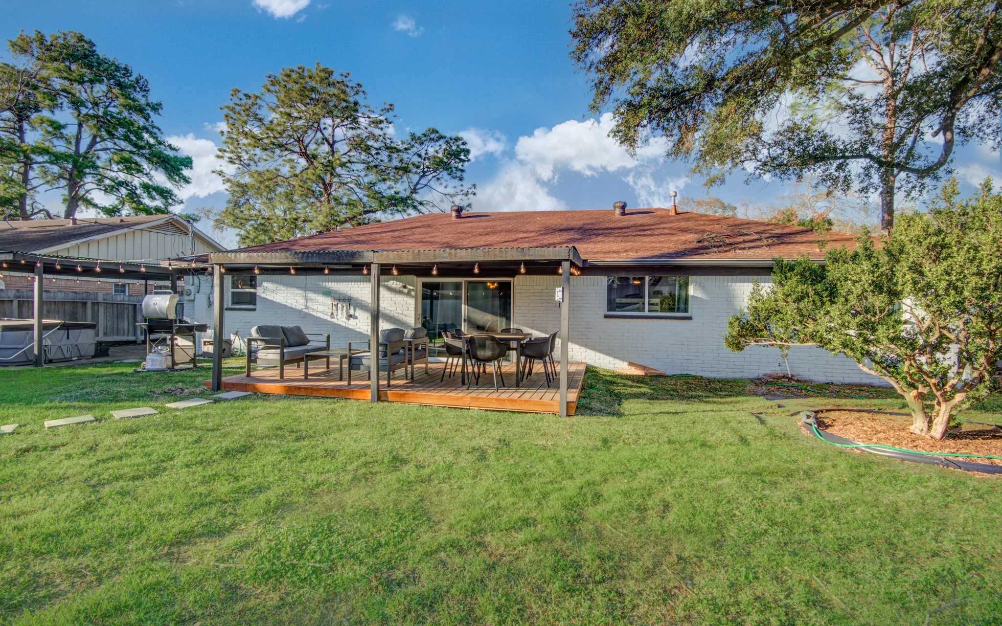 9515 Meadowglen Lane Property Photo 43