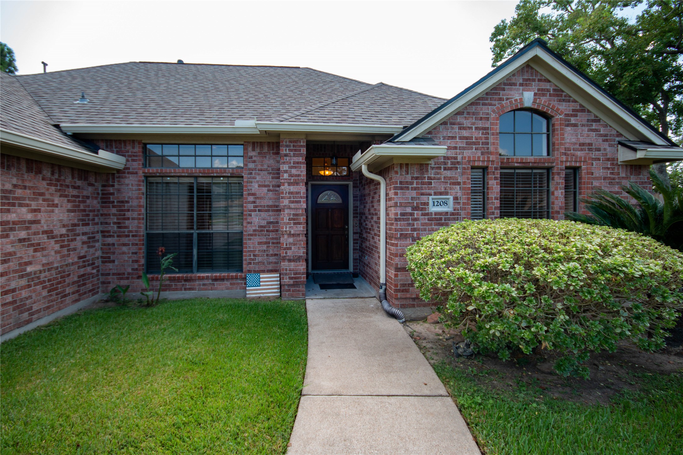1208 Parkwest Street Property Photo 2