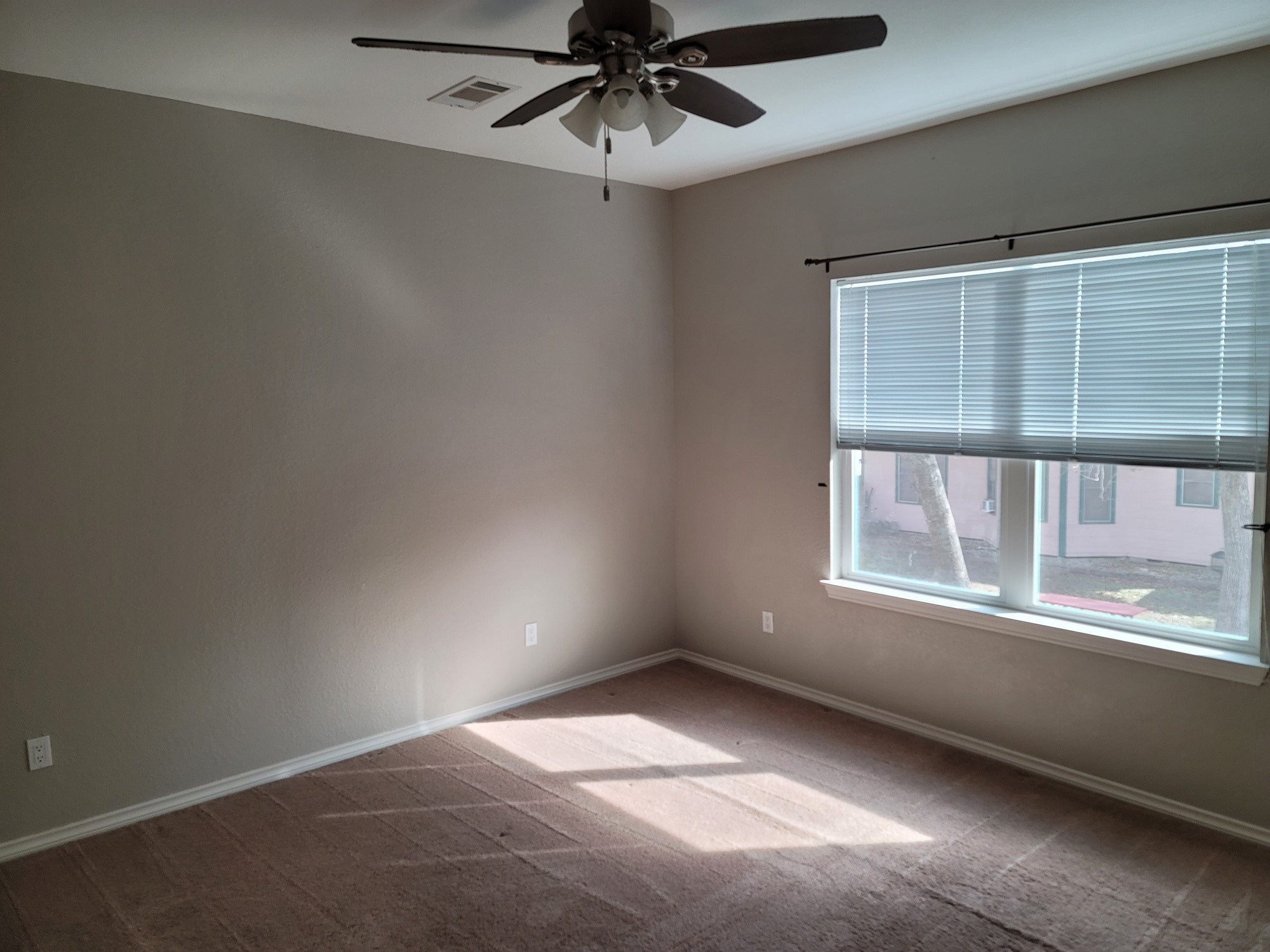 517 1/2 Atchison Street Property Photo 8