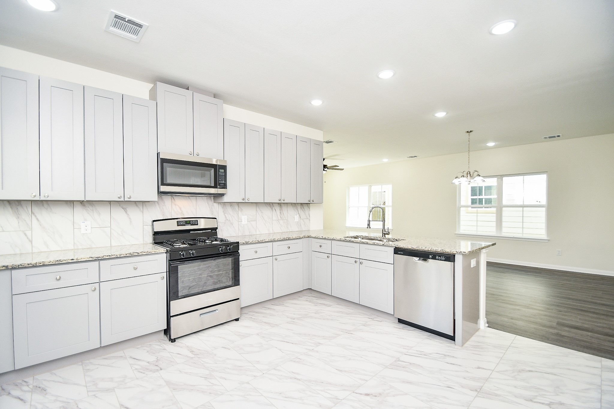 12202 Heather Flower Lane Property Photo 14