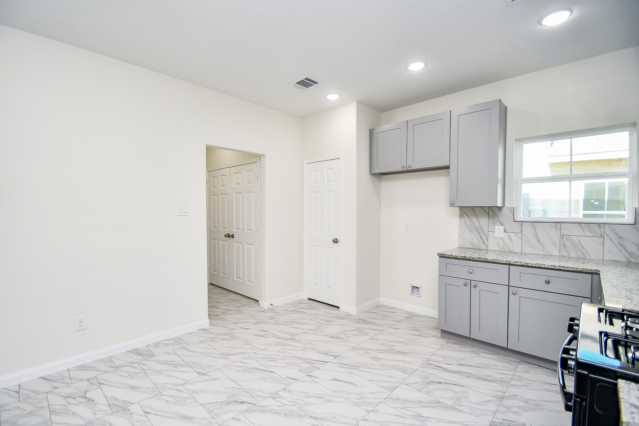 12202 Heather Flower Lane Property Photo 15