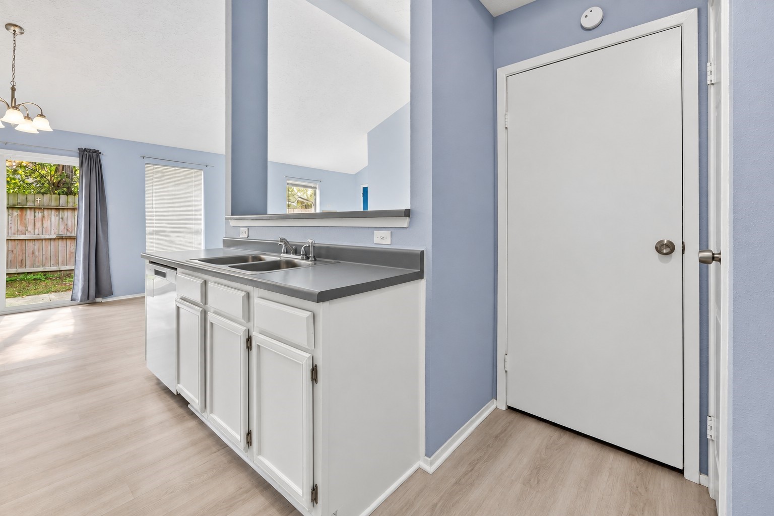 5421 Diane Court Property Photo 4