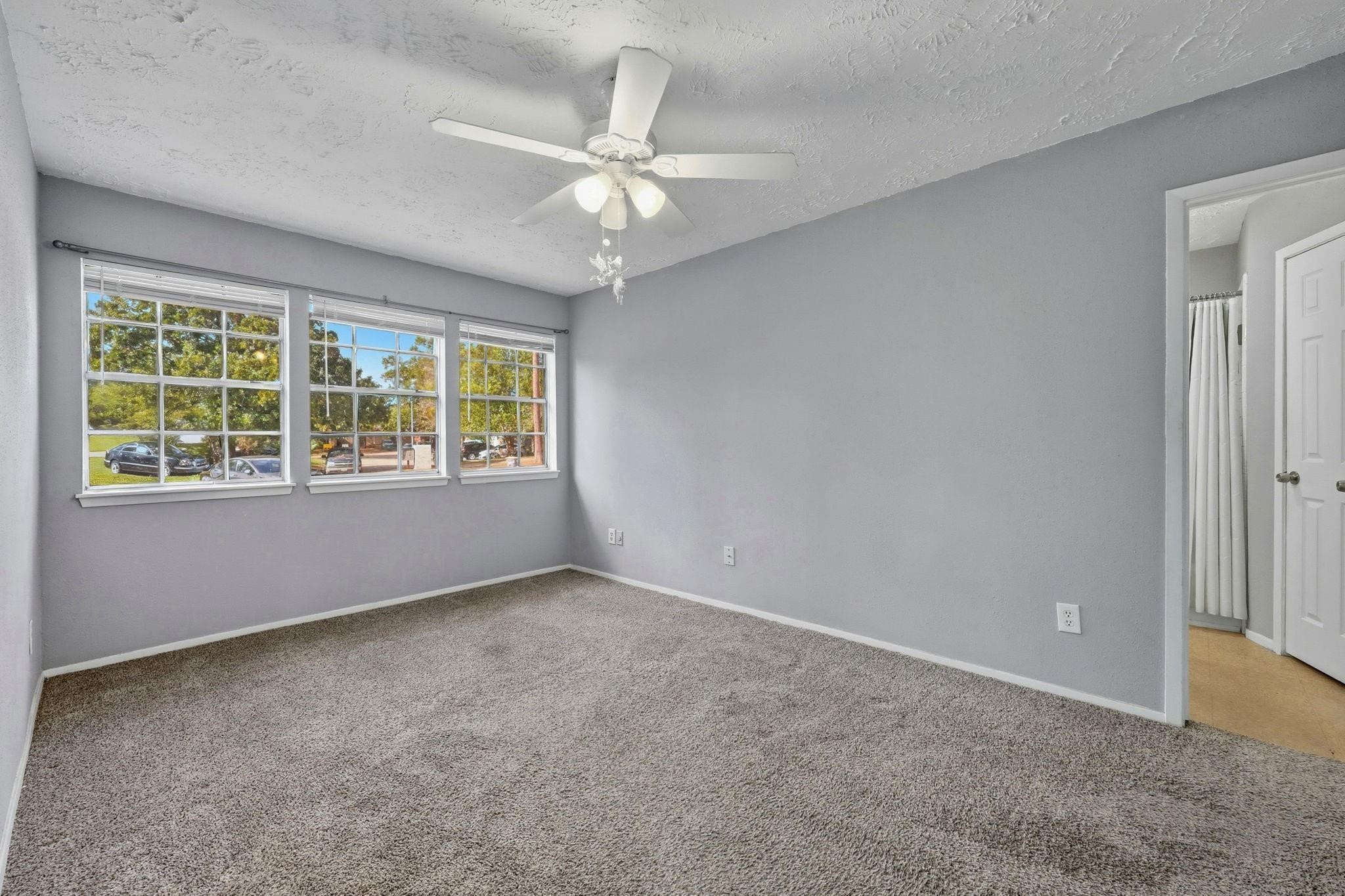 5421 Diane Court Property Photo 12