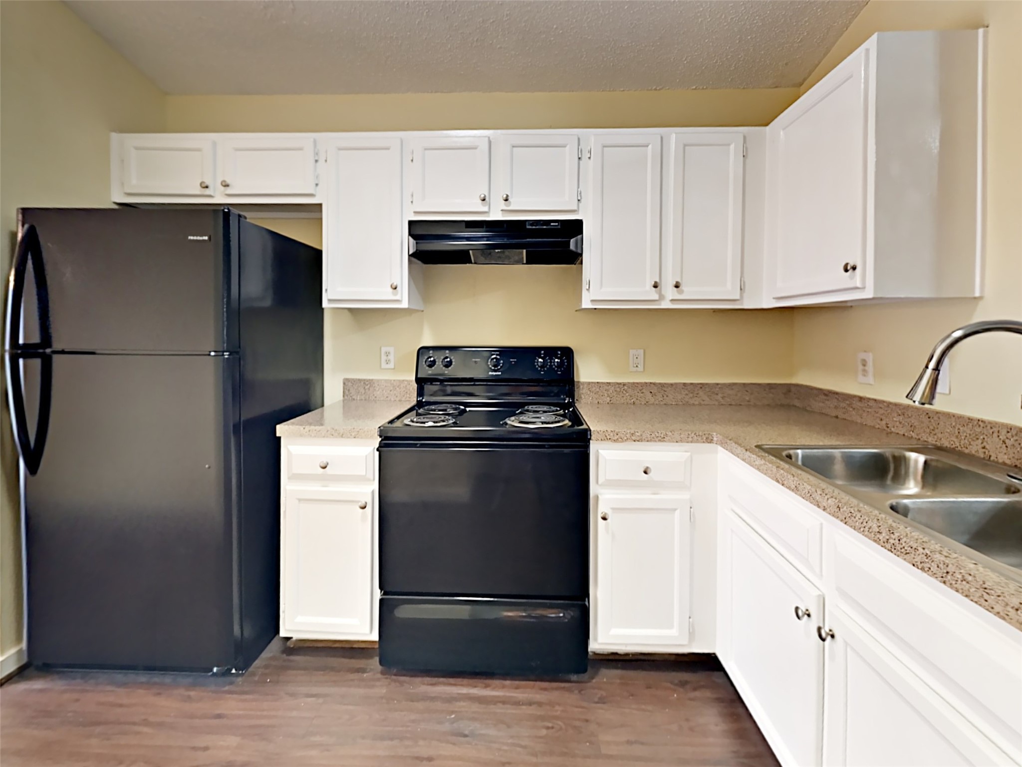 3247 Jorns Street Property Photo 4