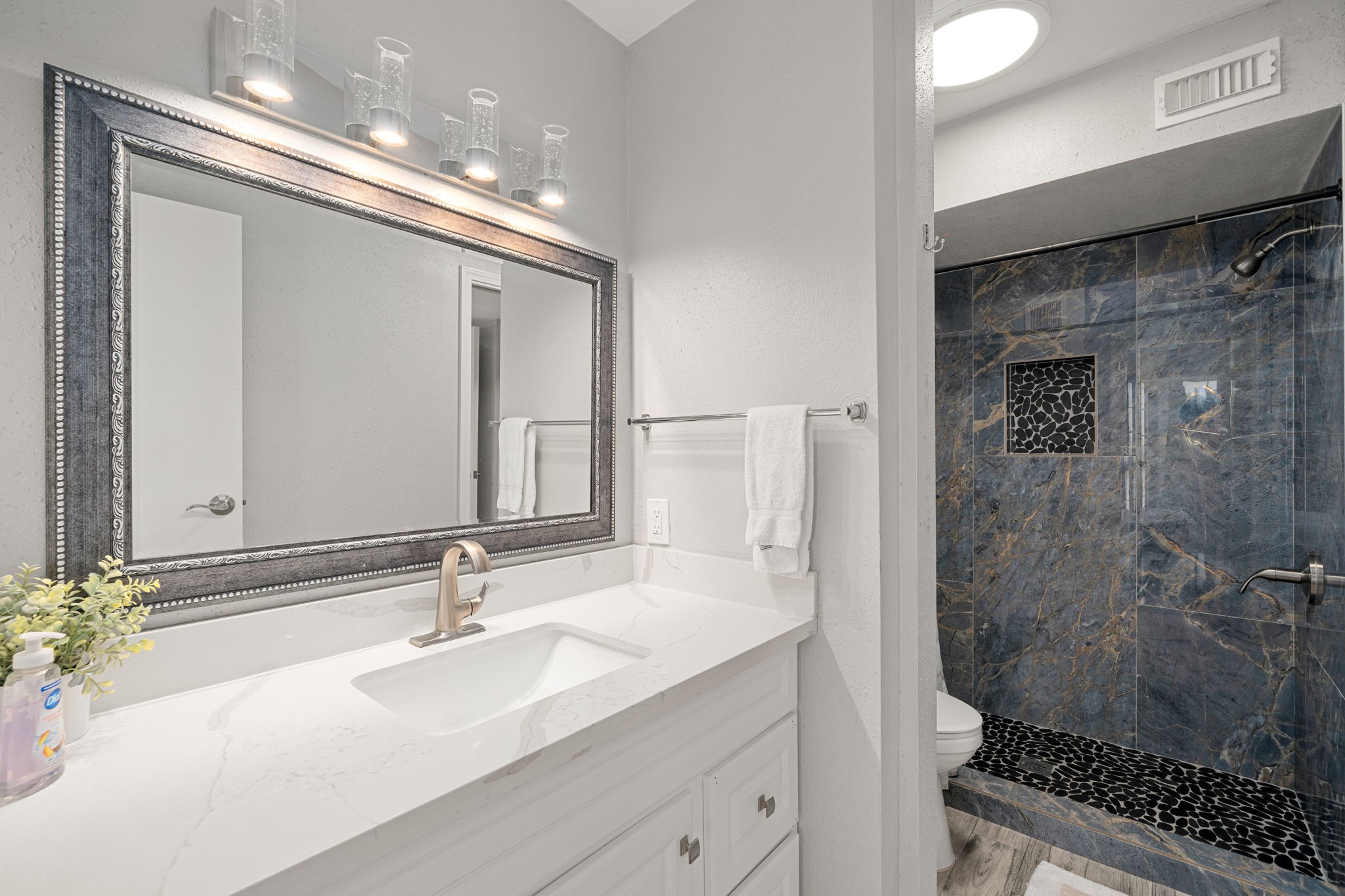 6300 Seawall Boulevard 2201 Property Photo 17