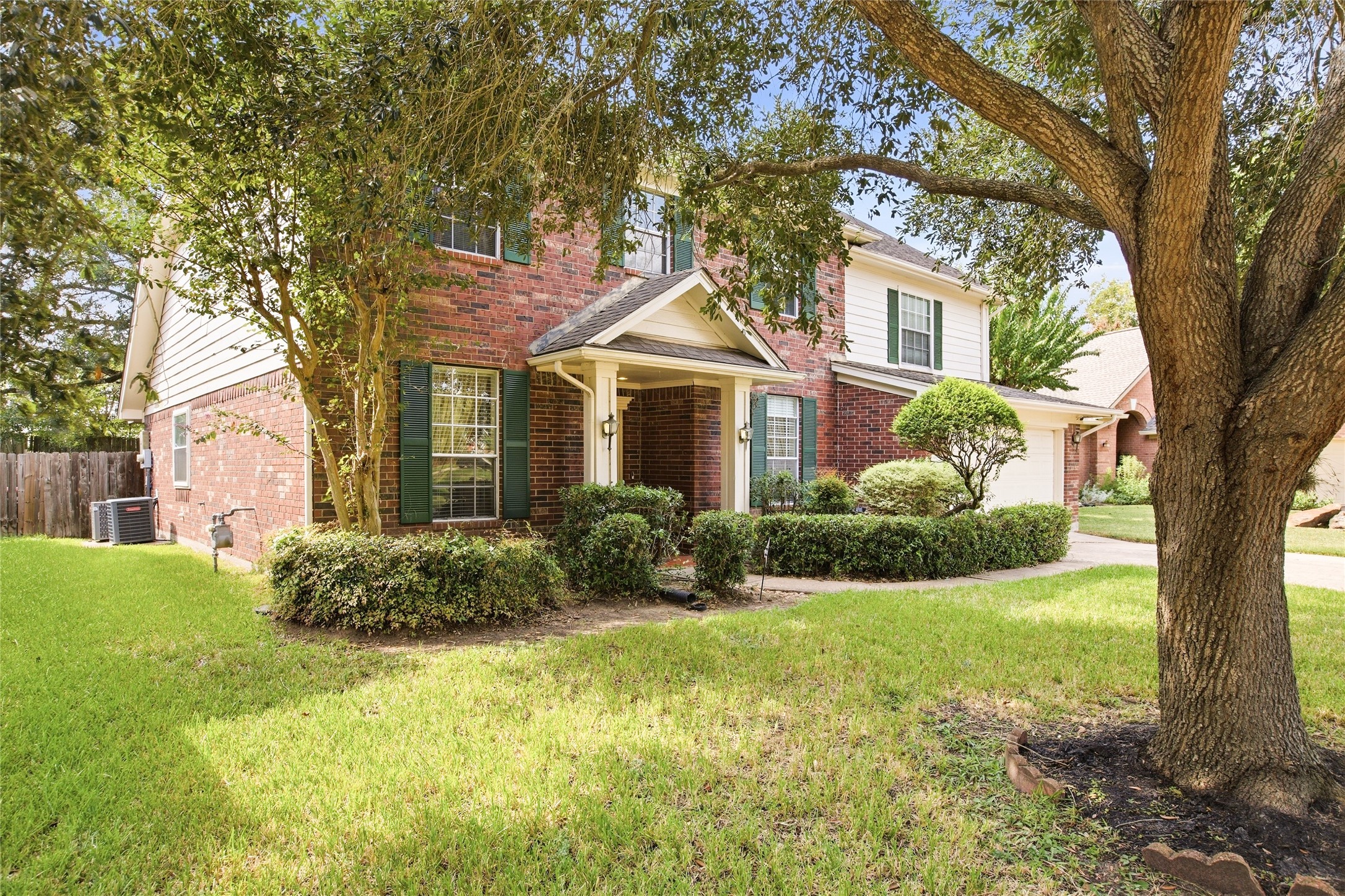 16810 Benwick Drive Property Photo 3