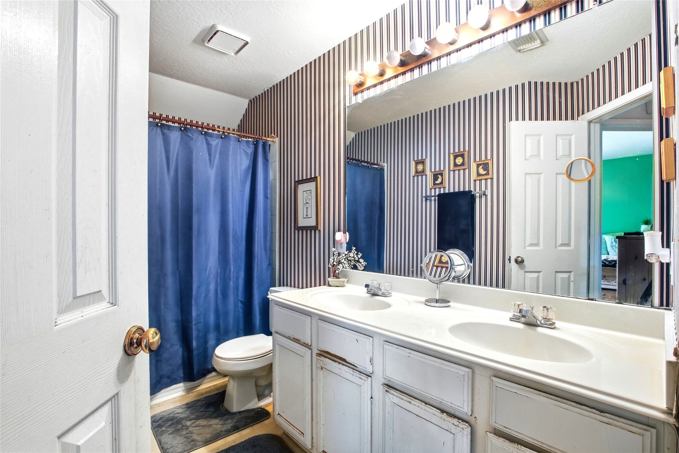 16810 Benwick Drive Property Photo 34