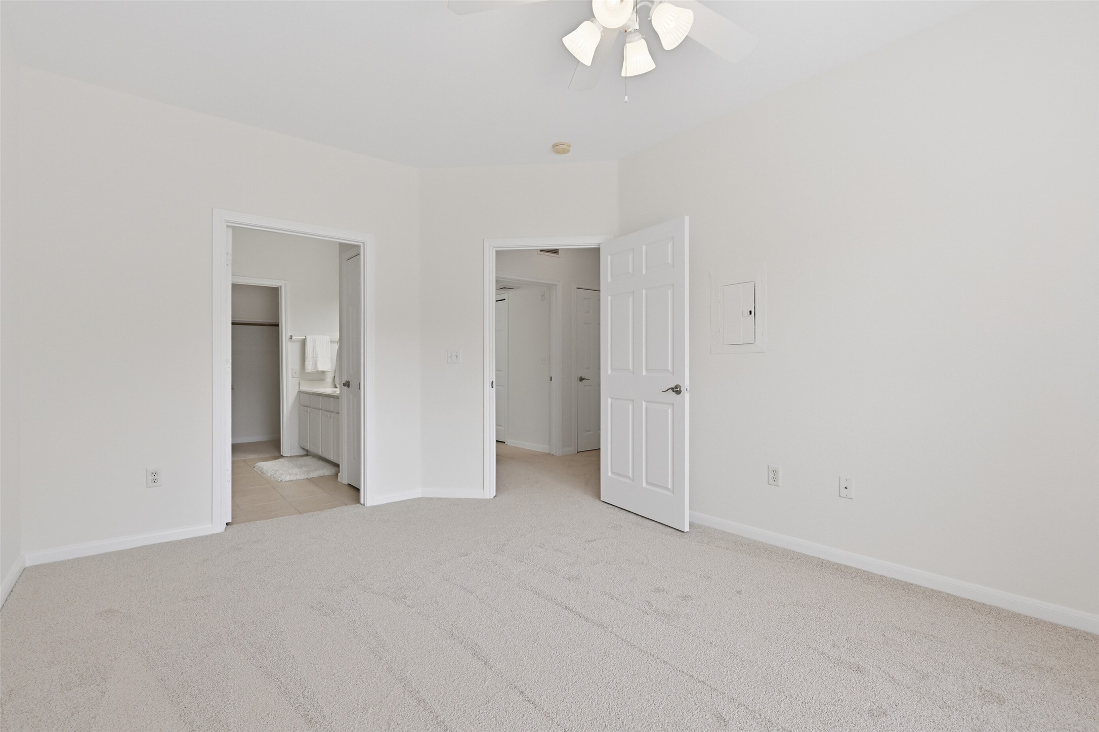 2815 Kings Crossing Drive 212 Property Photo 26