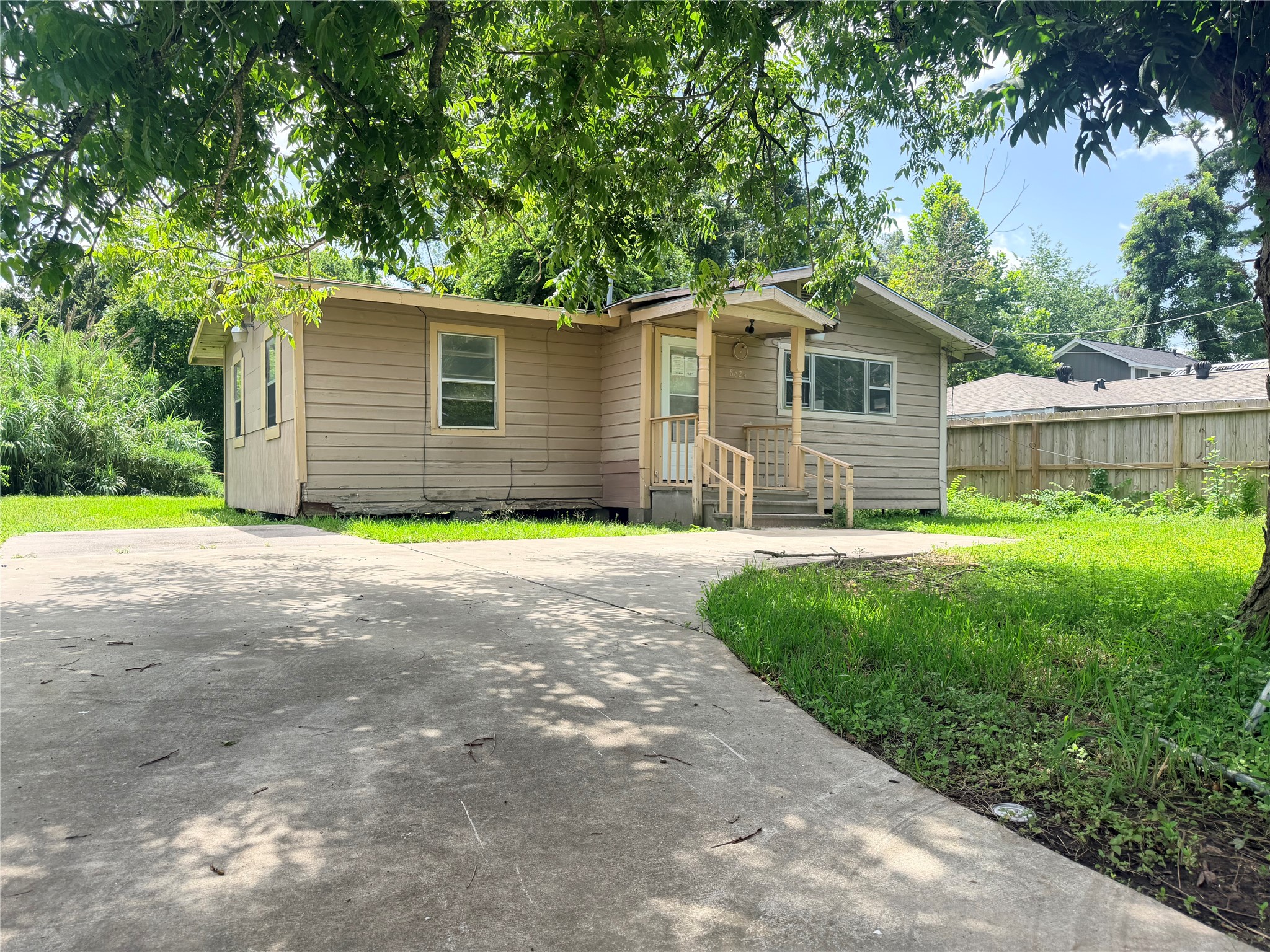 8624 Lawnridge Street Property Photo 1