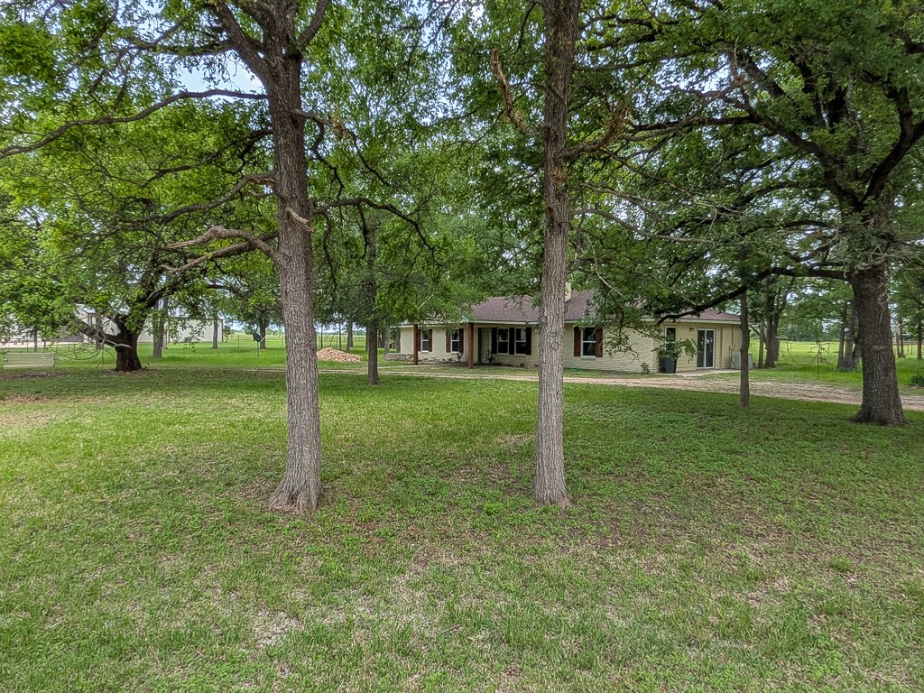 1139 County Rd 403 Property Photo 2