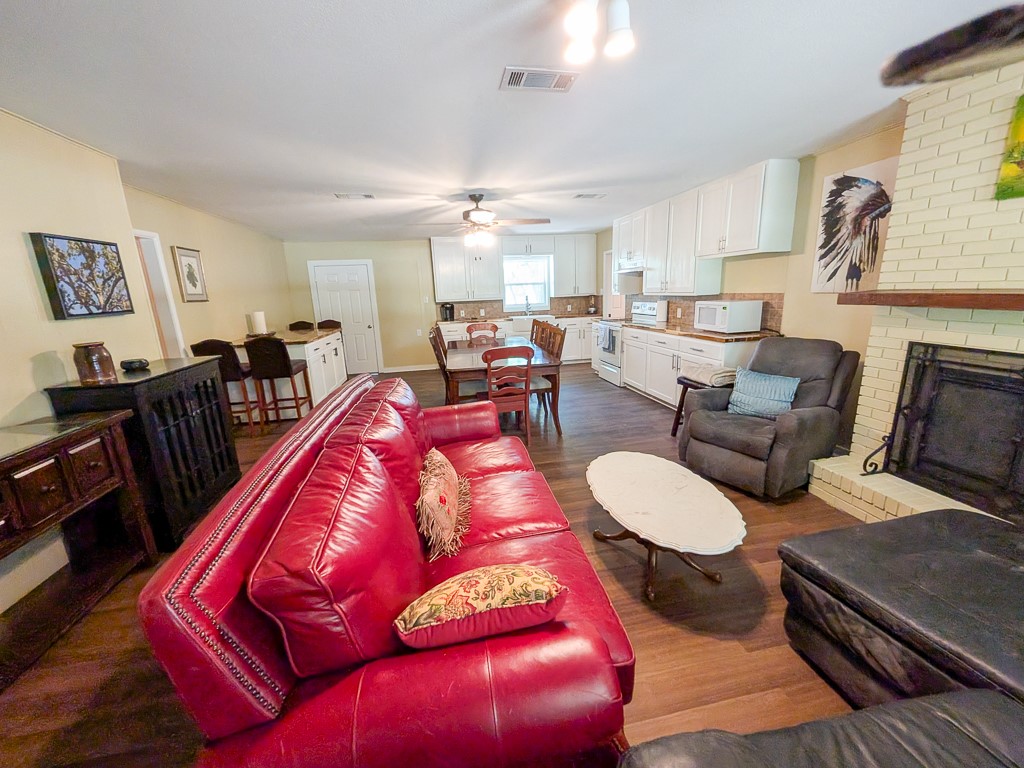 1139 County Rd 403 Property Photo 5
