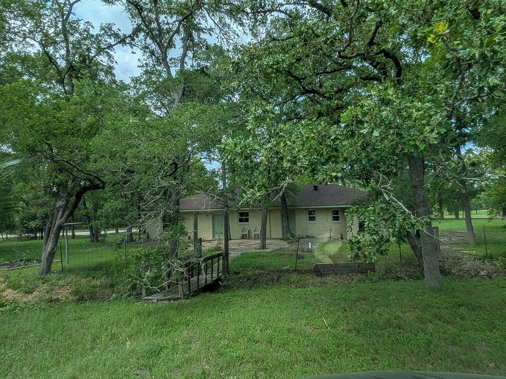 1139 County Rd 403 Property Photo 31