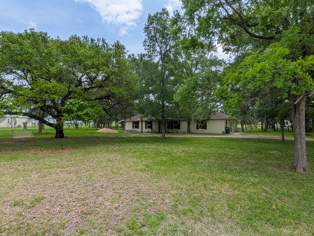 1139 County Rd 403 Property Photo 33
