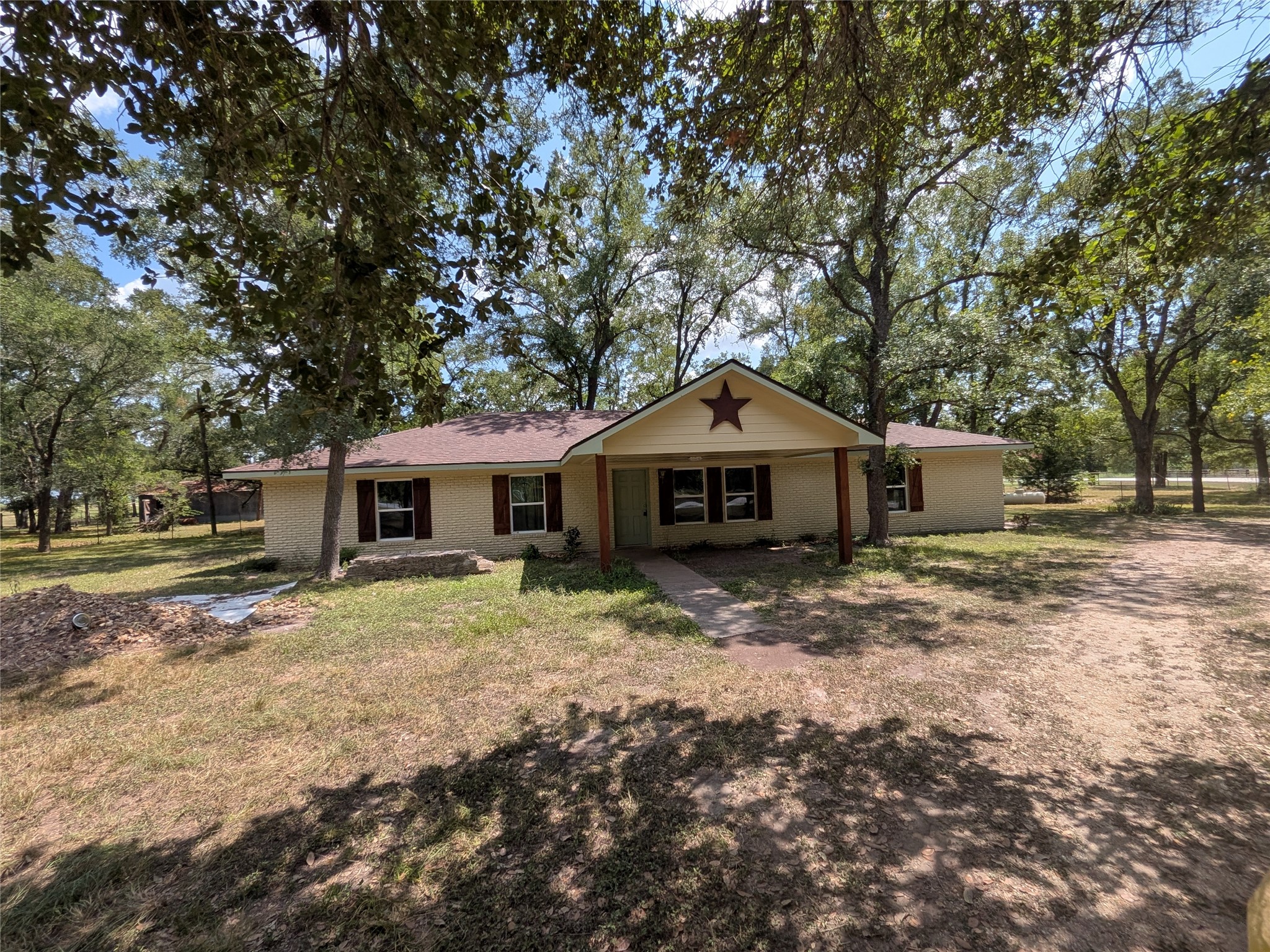 1139 County Rd 403 Property Photo 37