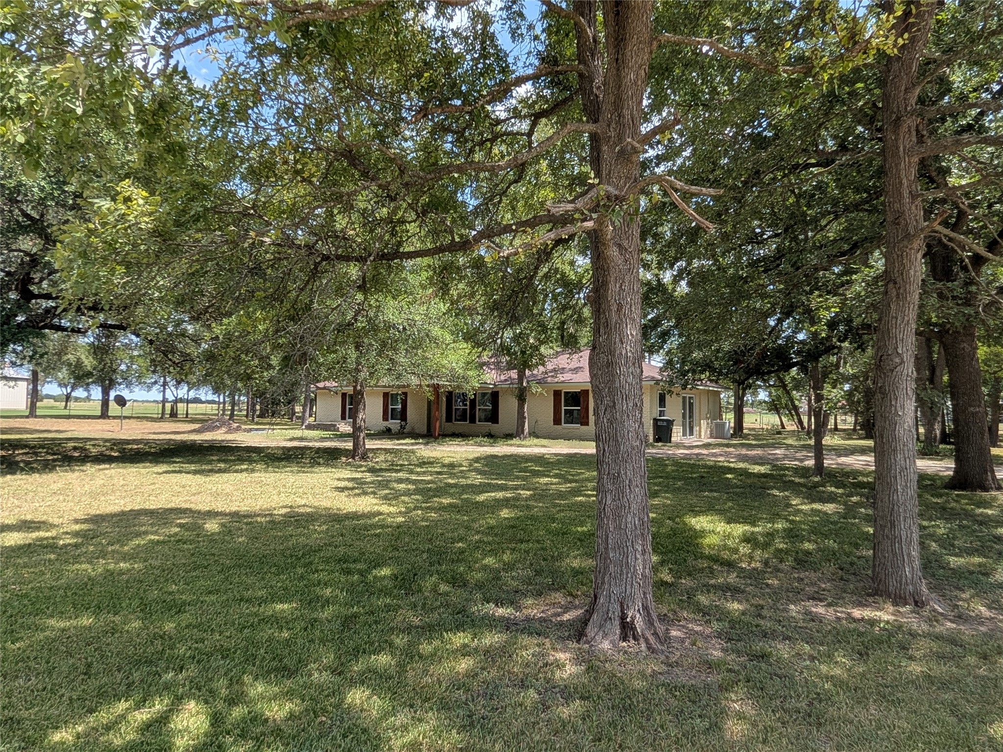 1139 County Rd 403 Property Photo 40