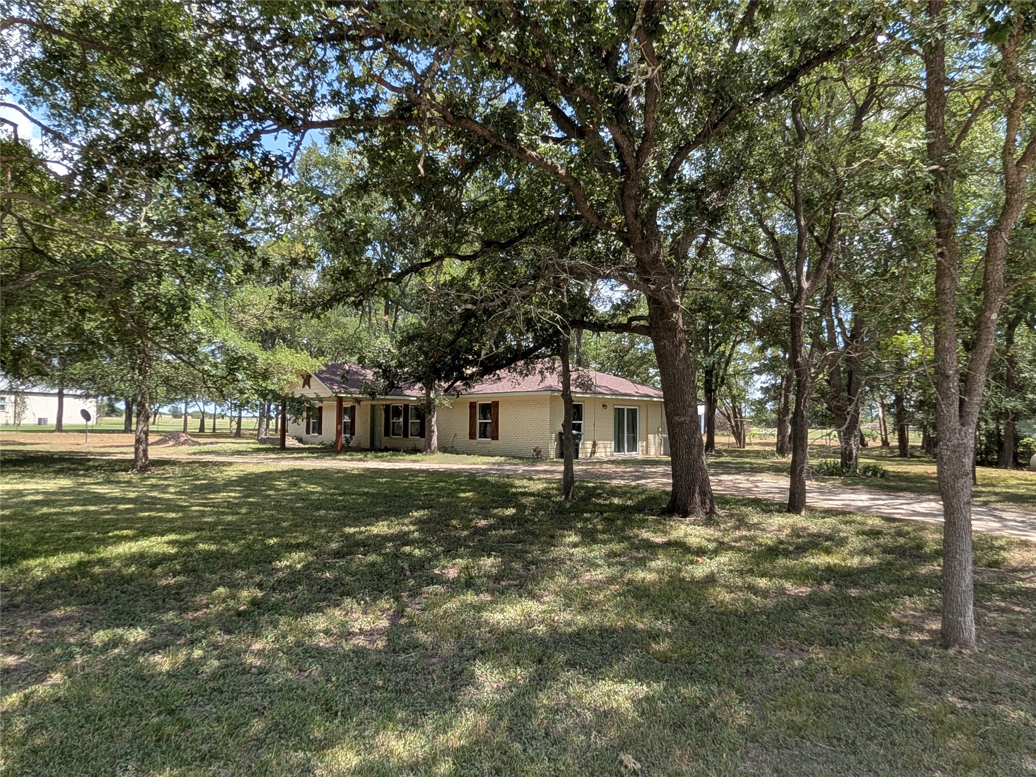 1139 County Rd 403 Property Photo 41
