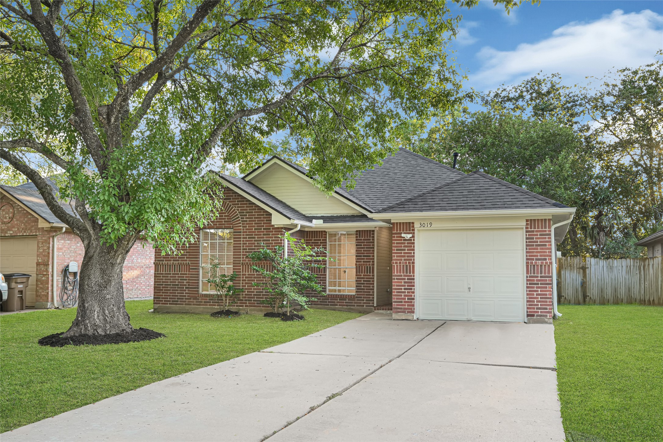 3019 Overland Trail Property Photo 1