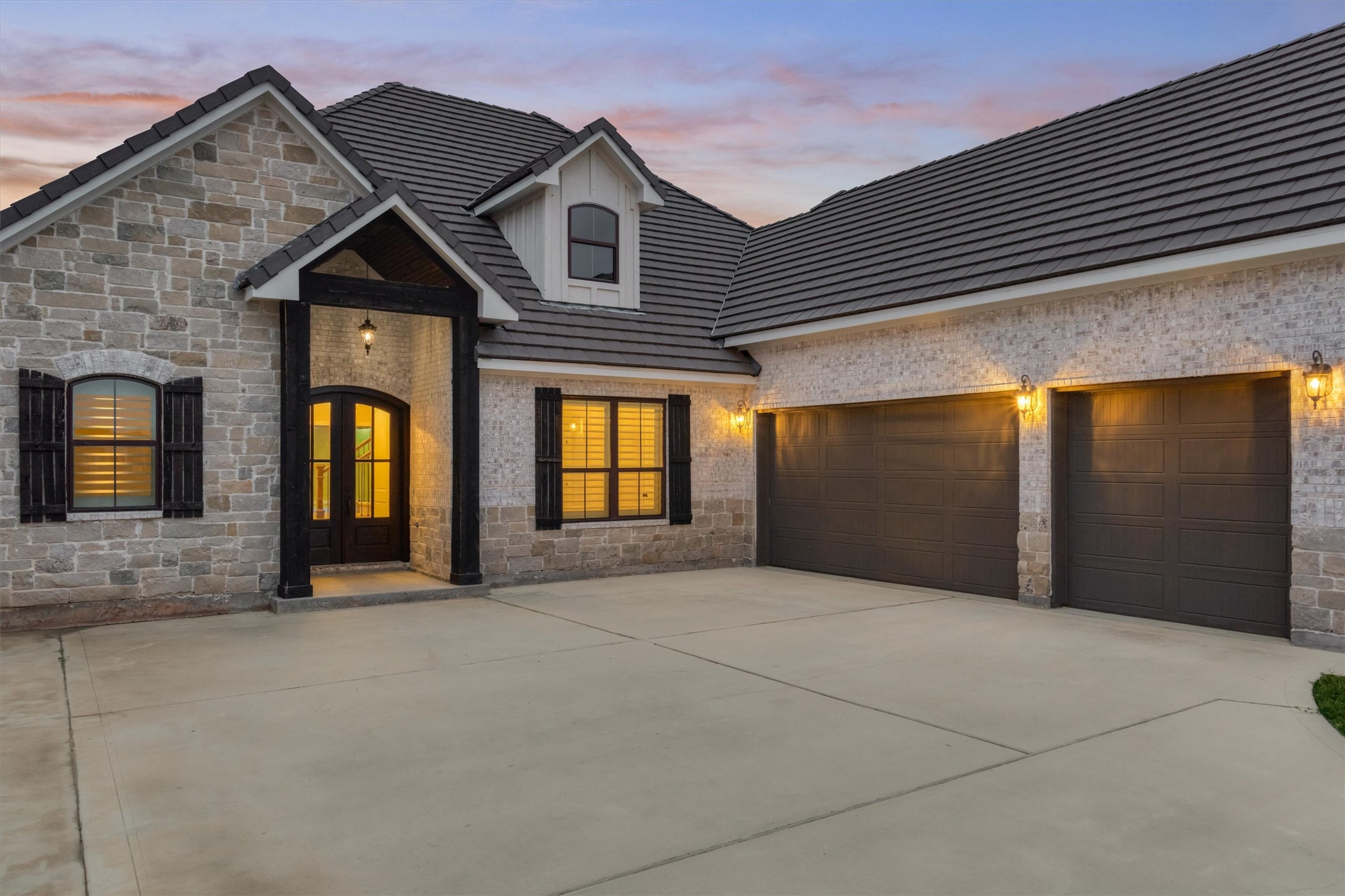 11618 Renaissance Drive Property Photo 3