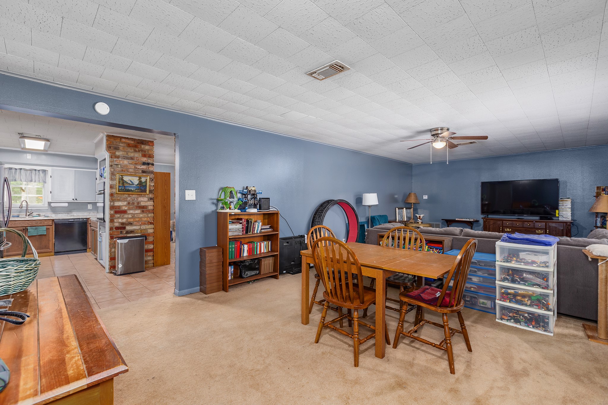 1105 Ada Street Property Photo 3