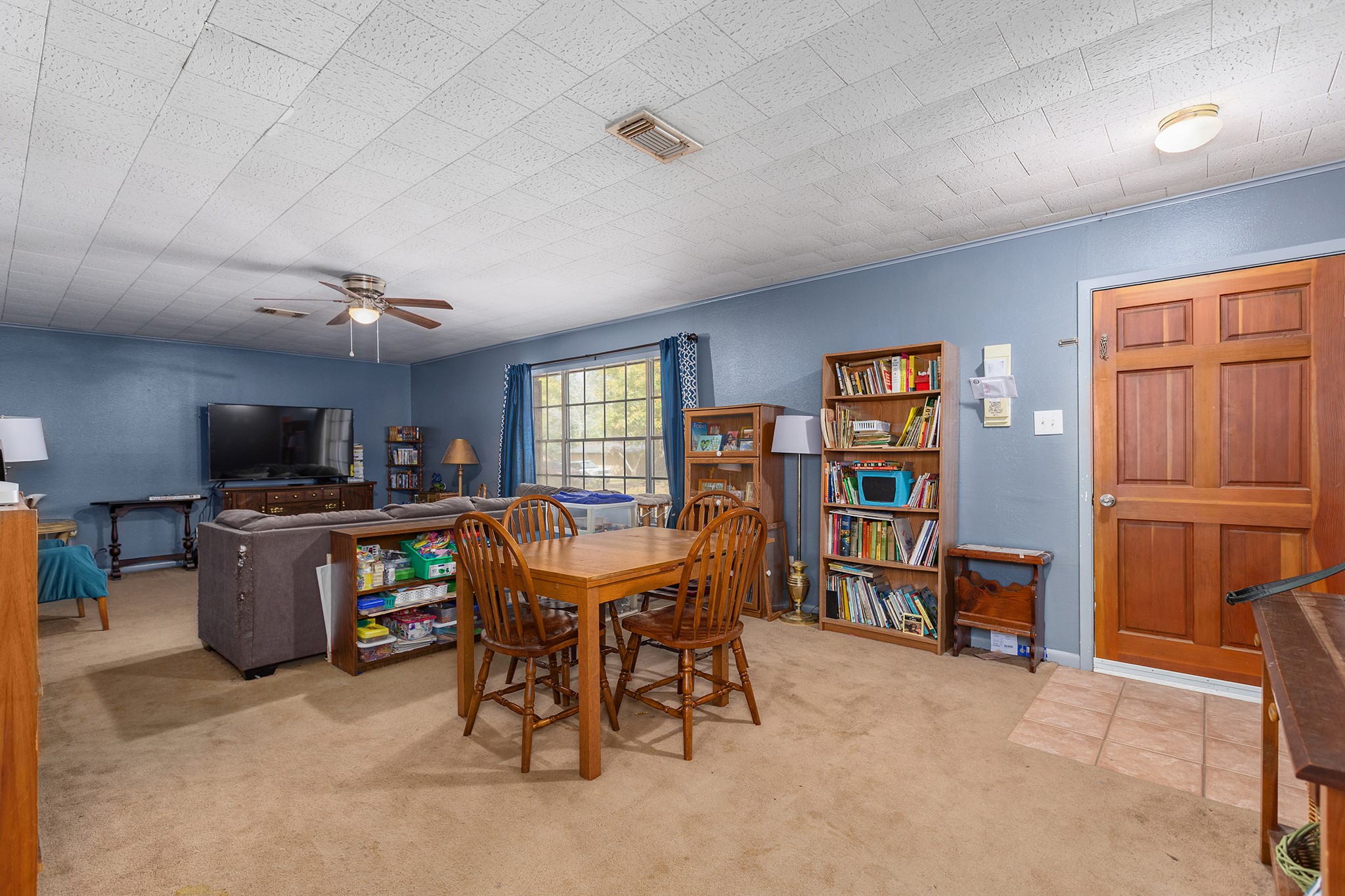 1105 Ada Street Property Photo 4