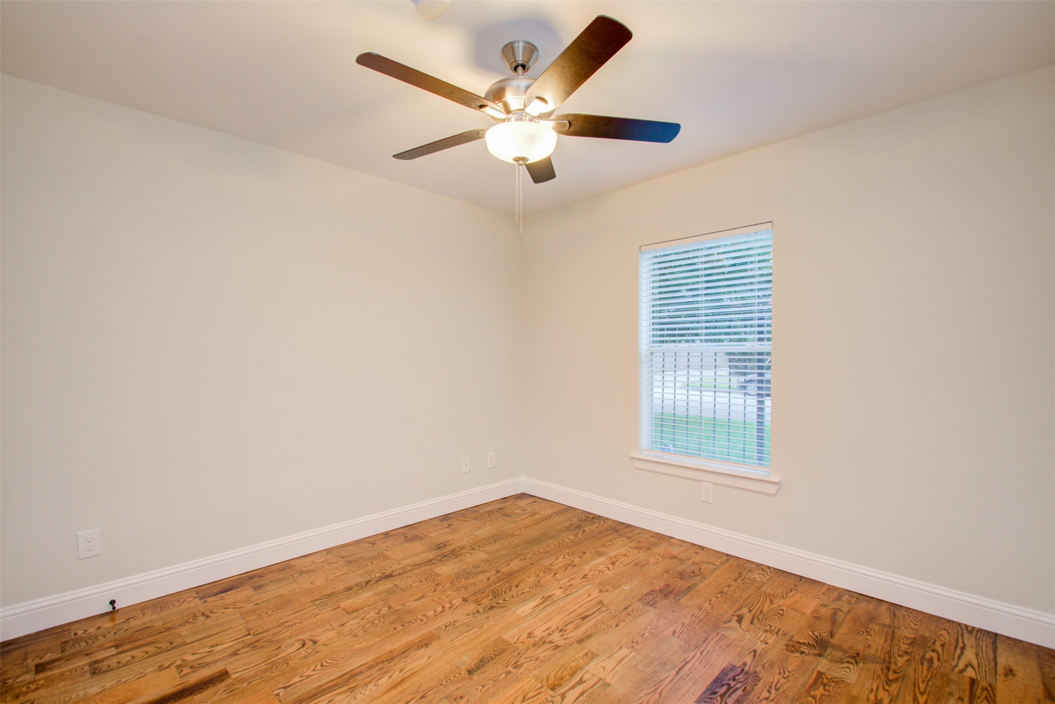 1733 Tuam Street Property Photo 4