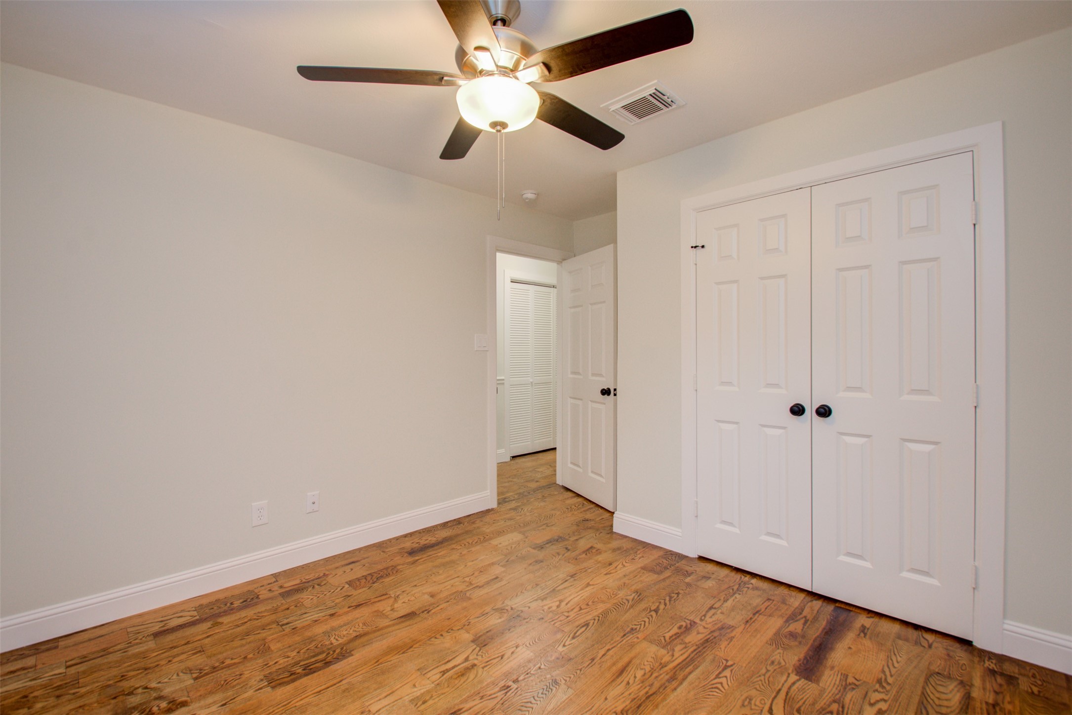 1733 Tuam Street Property Photo 5