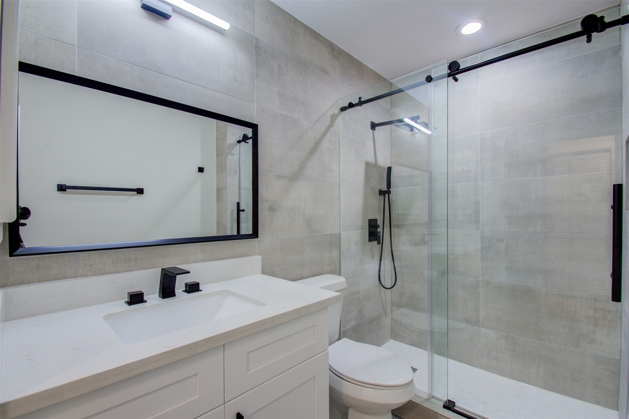 1733 Tuam Street Property Photo 7