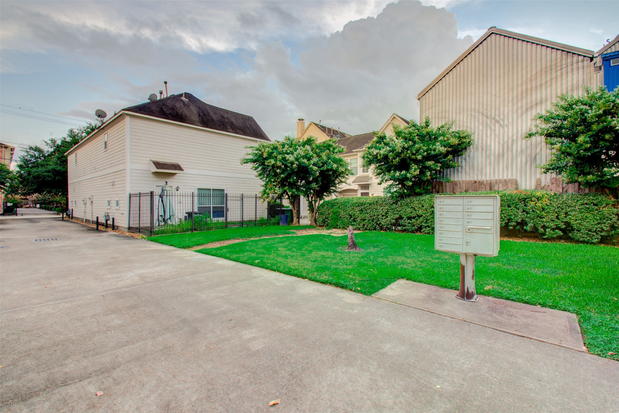 1733 Tuam Street Property Photo 35
