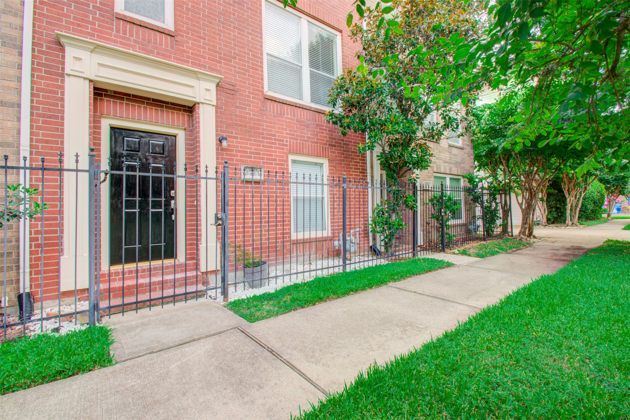 1733 Tuam Street Property Photo 37