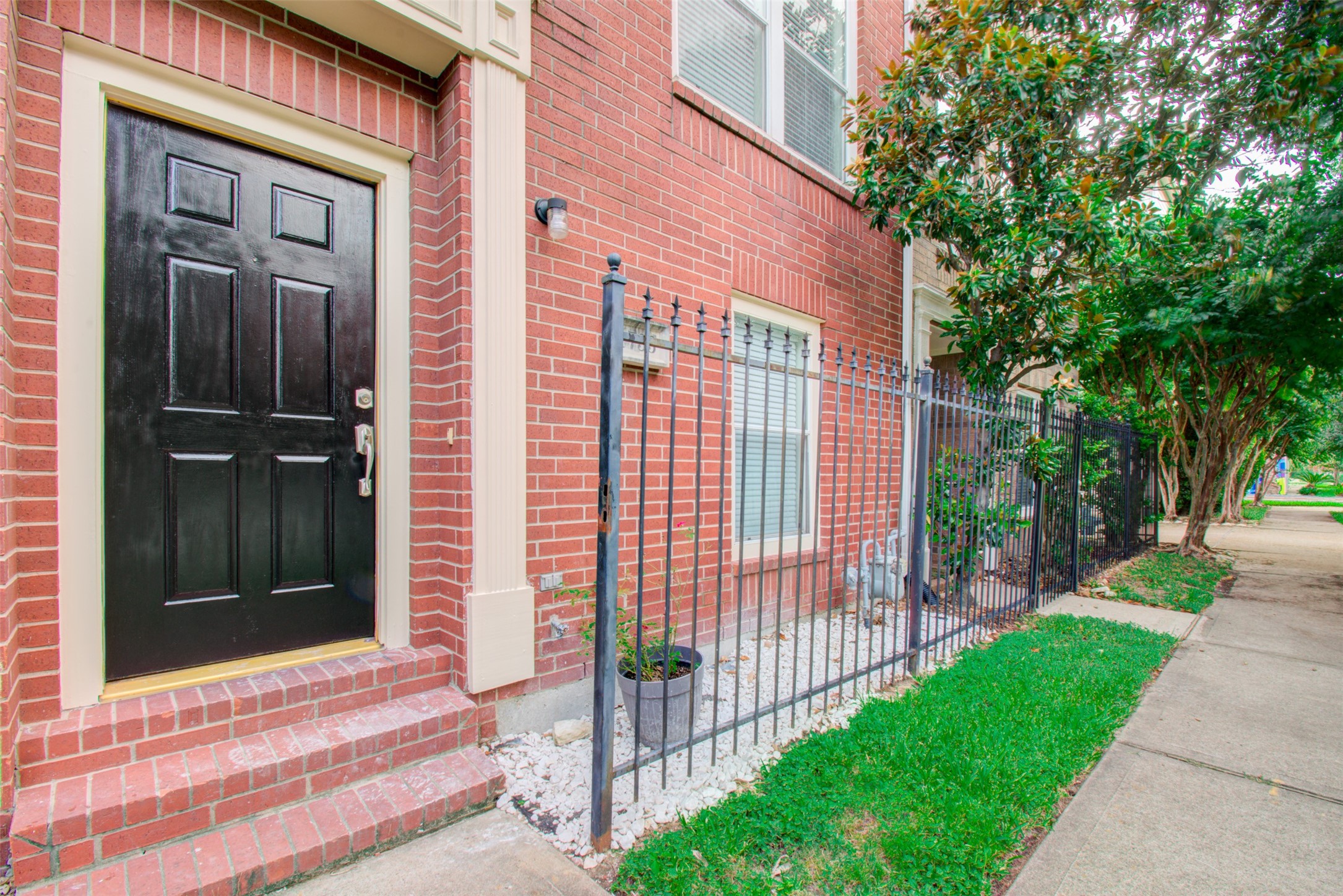 1733 Tuam Street Property Photo 38