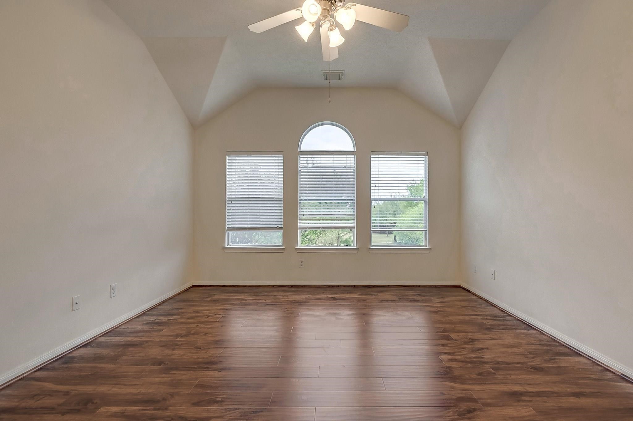 7023 Sundance Meadows Lane Property Photo 3