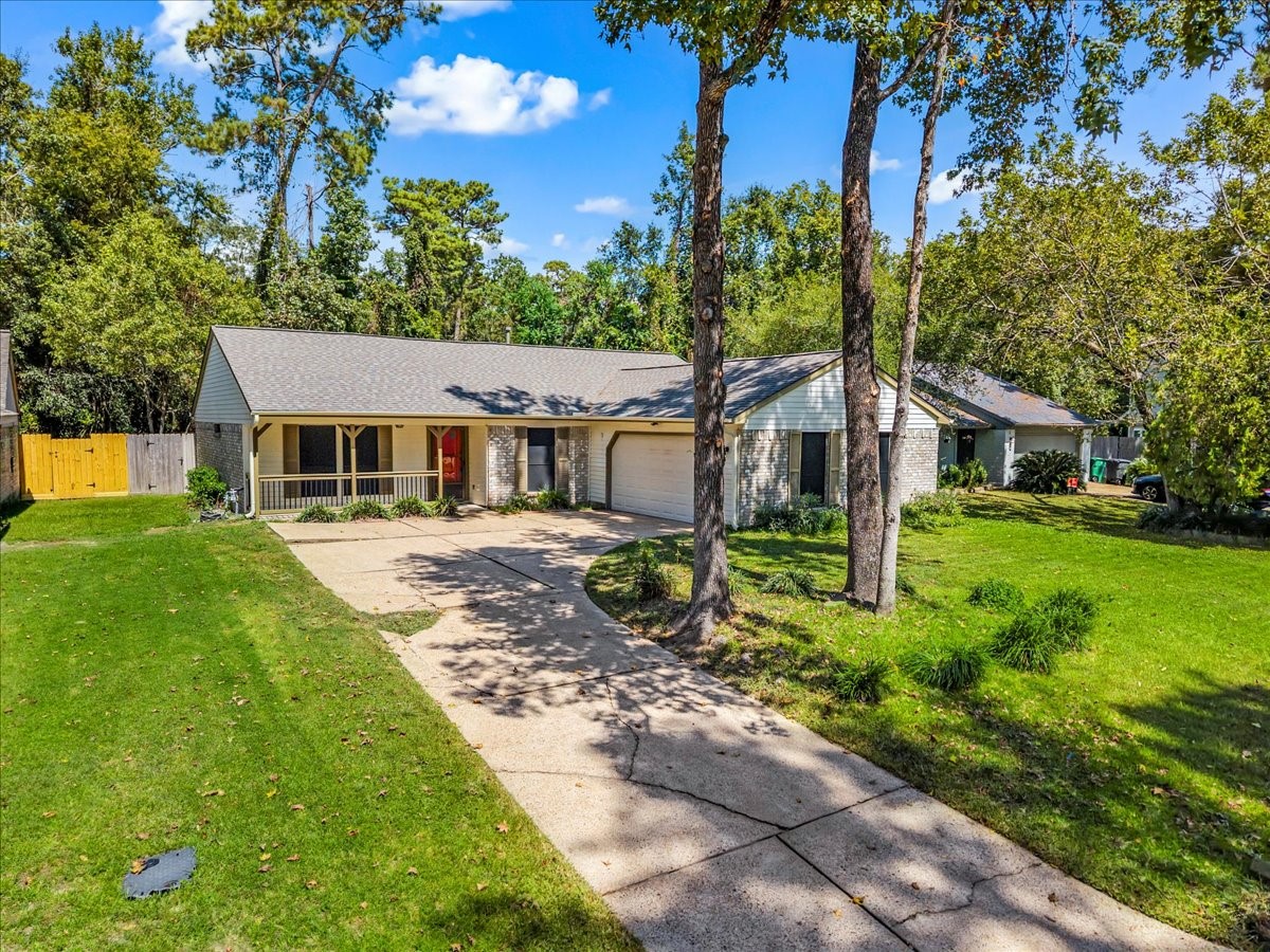 3315 Beaver Glen Drive Property Photo 3