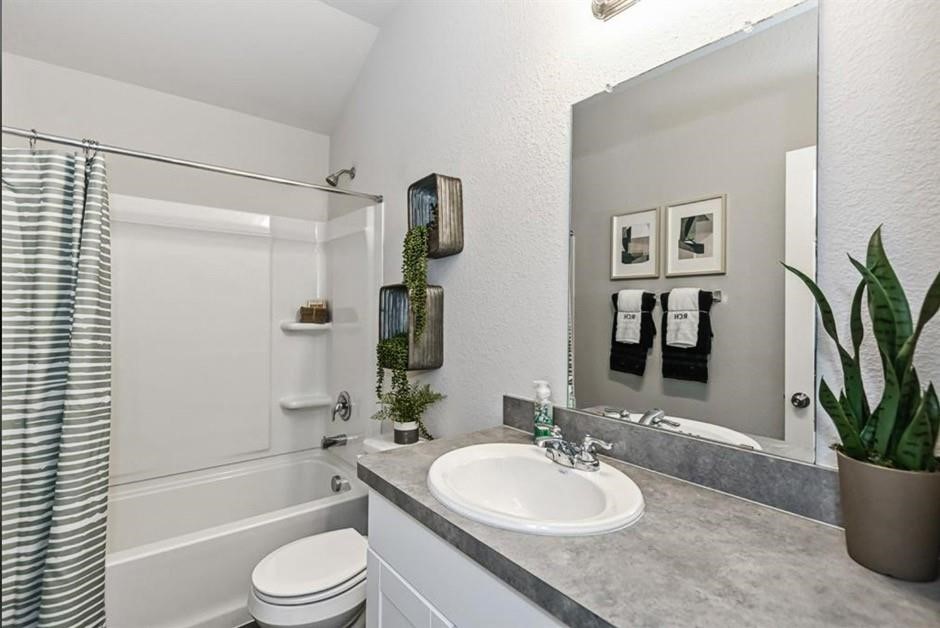 14842 Calderon Drive Property Photo 8