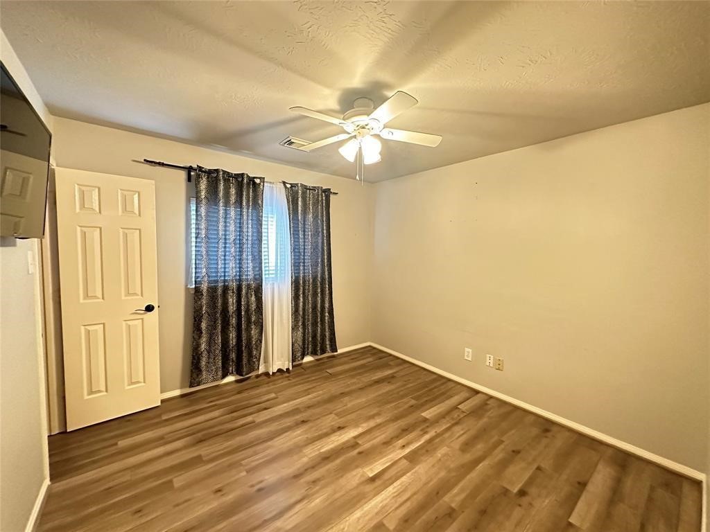 1526 Waterside Village Drive Property Photo 8