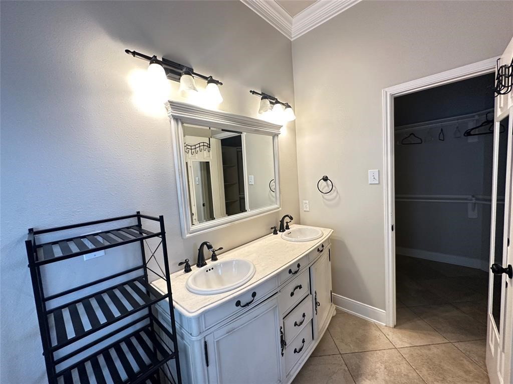 1526 Waterside Village Drive Property Photo 11