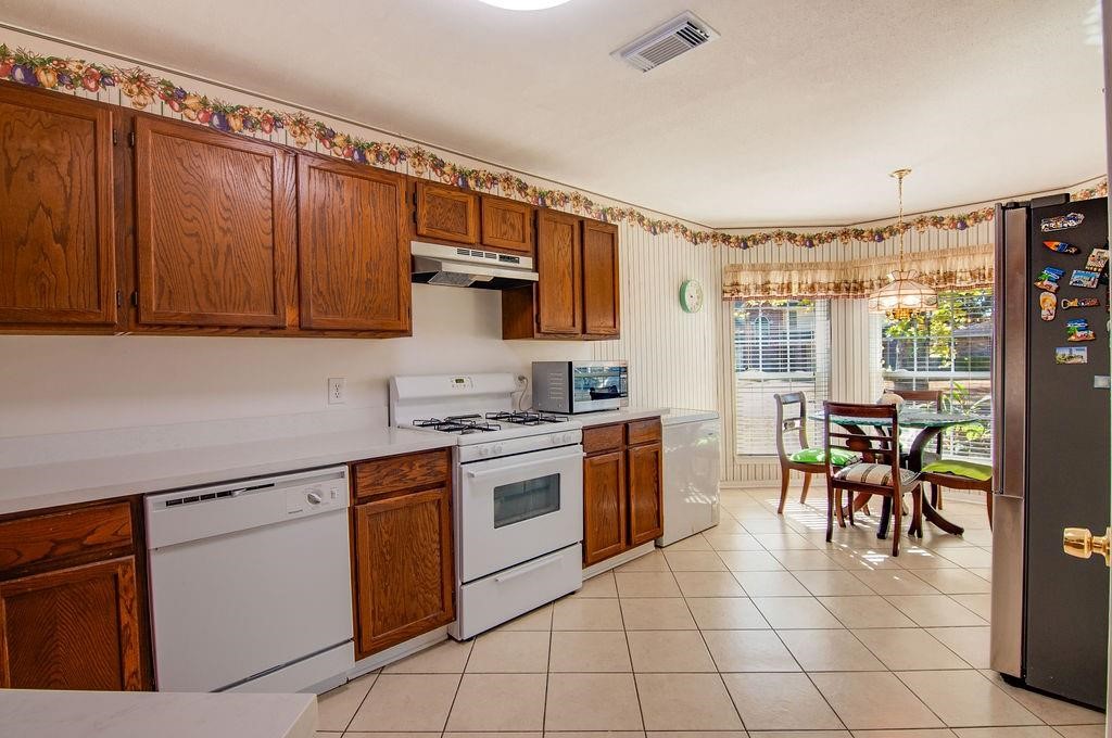 18734 Highland Trail Property Photo 8