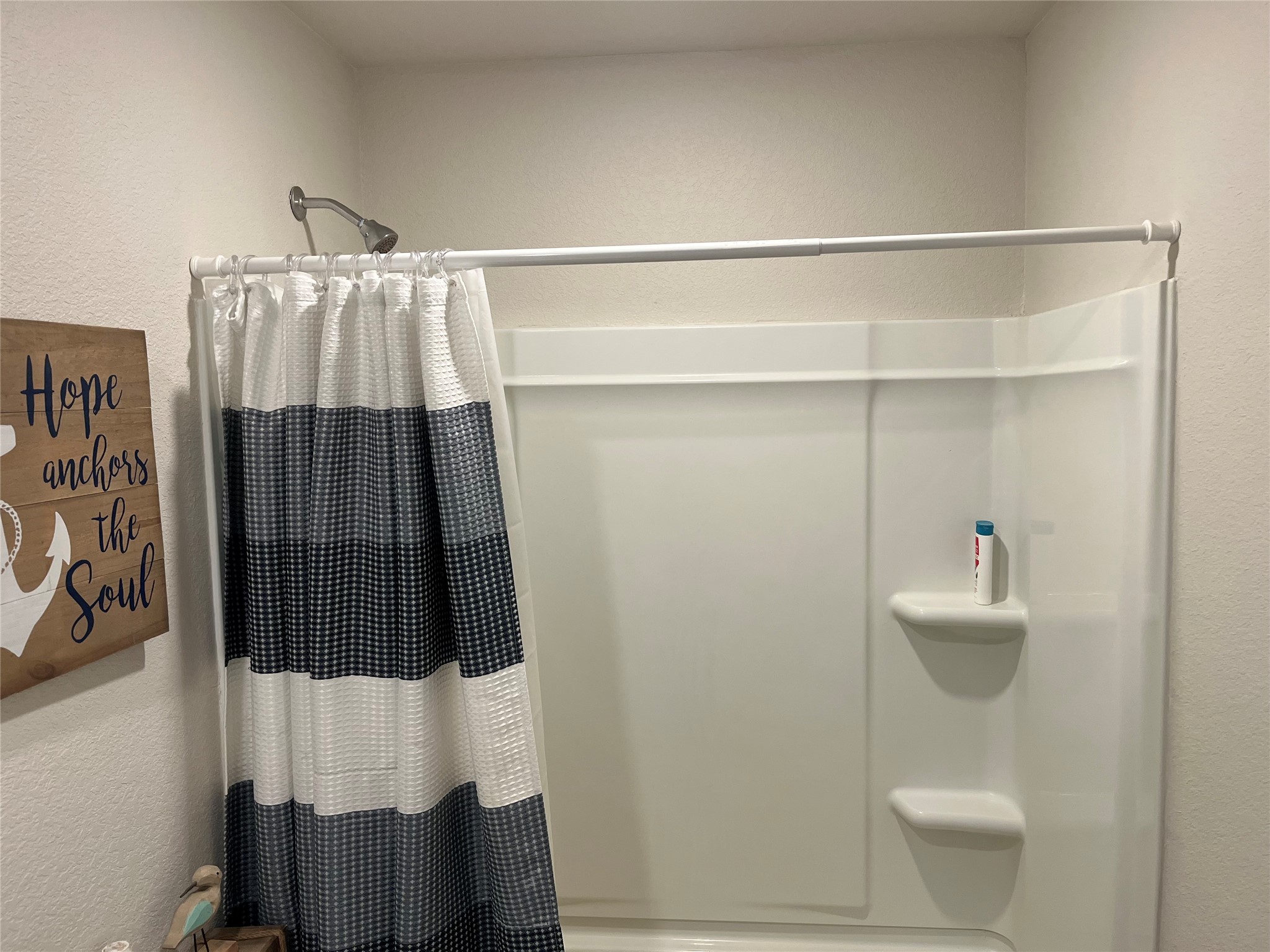 16154 Sugar Falls Drive Property Photo 3