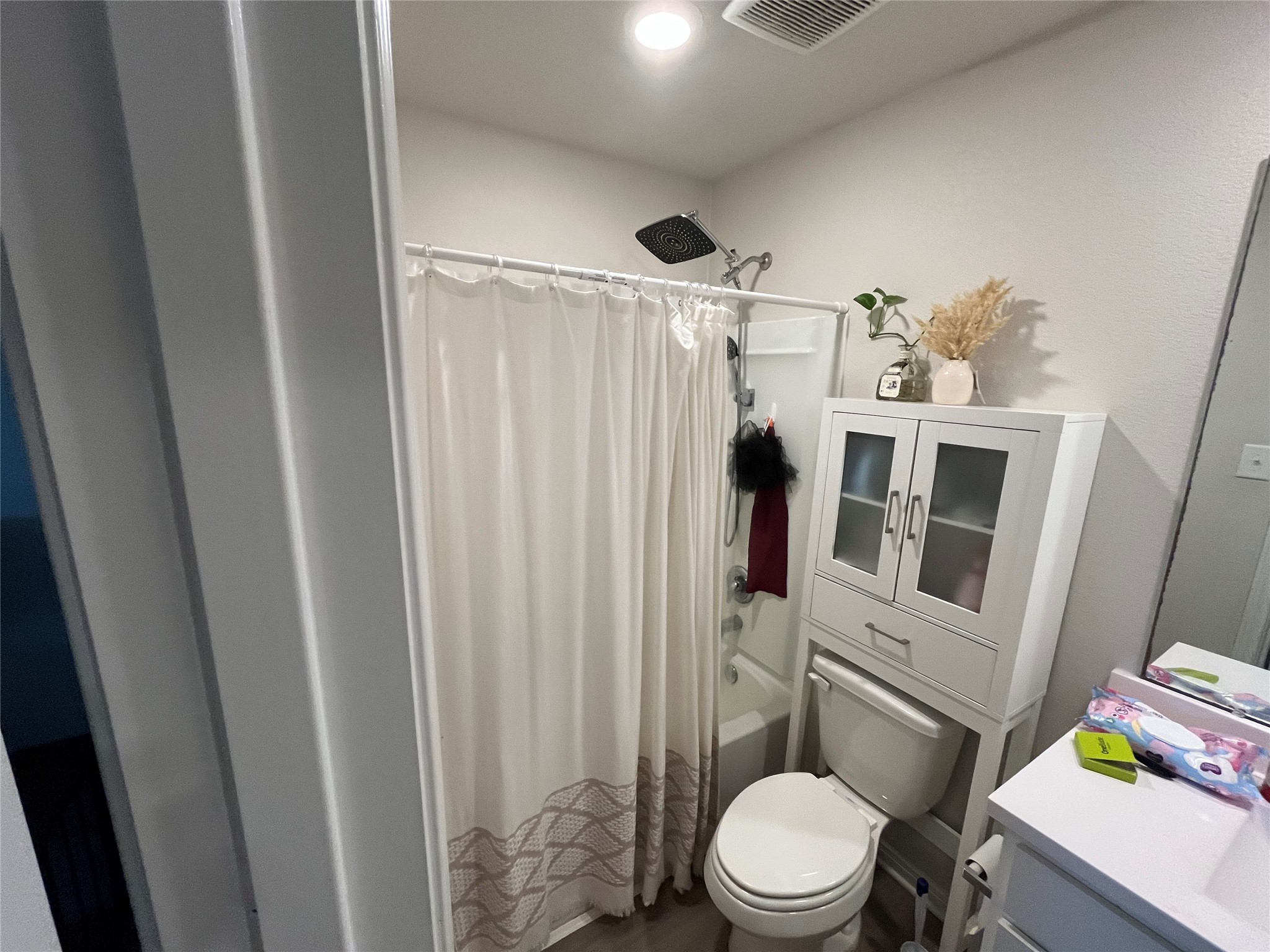 16154 Sugar Falls Drive Property Photo 6