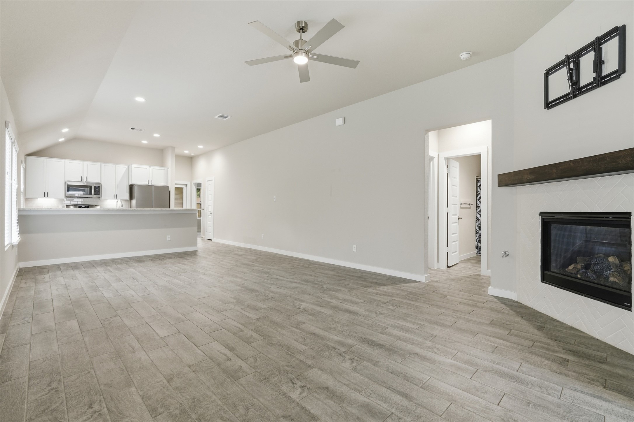 2742 Oakleaf Ash Lane Property Photo 6
