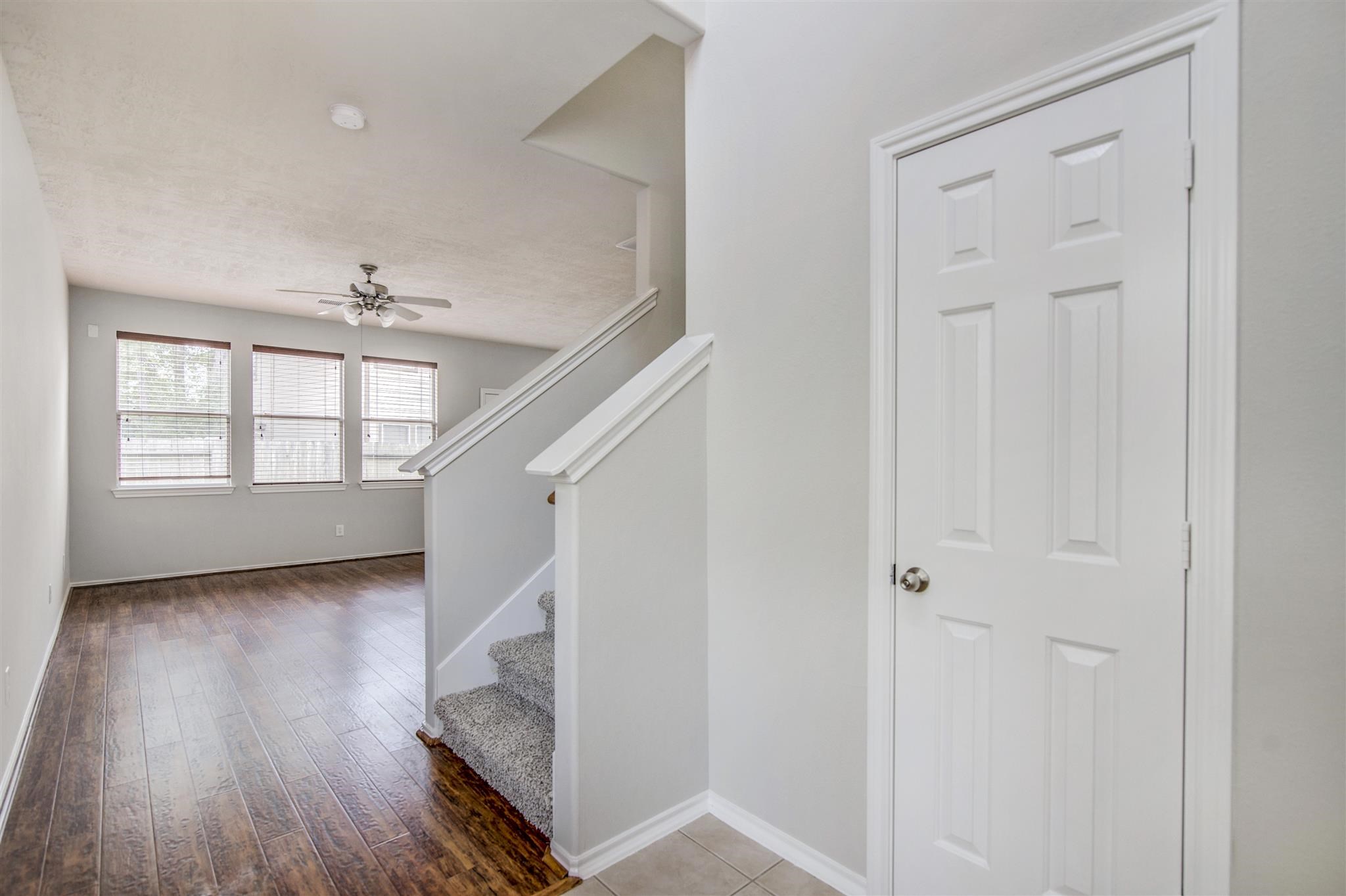 58 S Burberry Park Circle Property Photo 3
