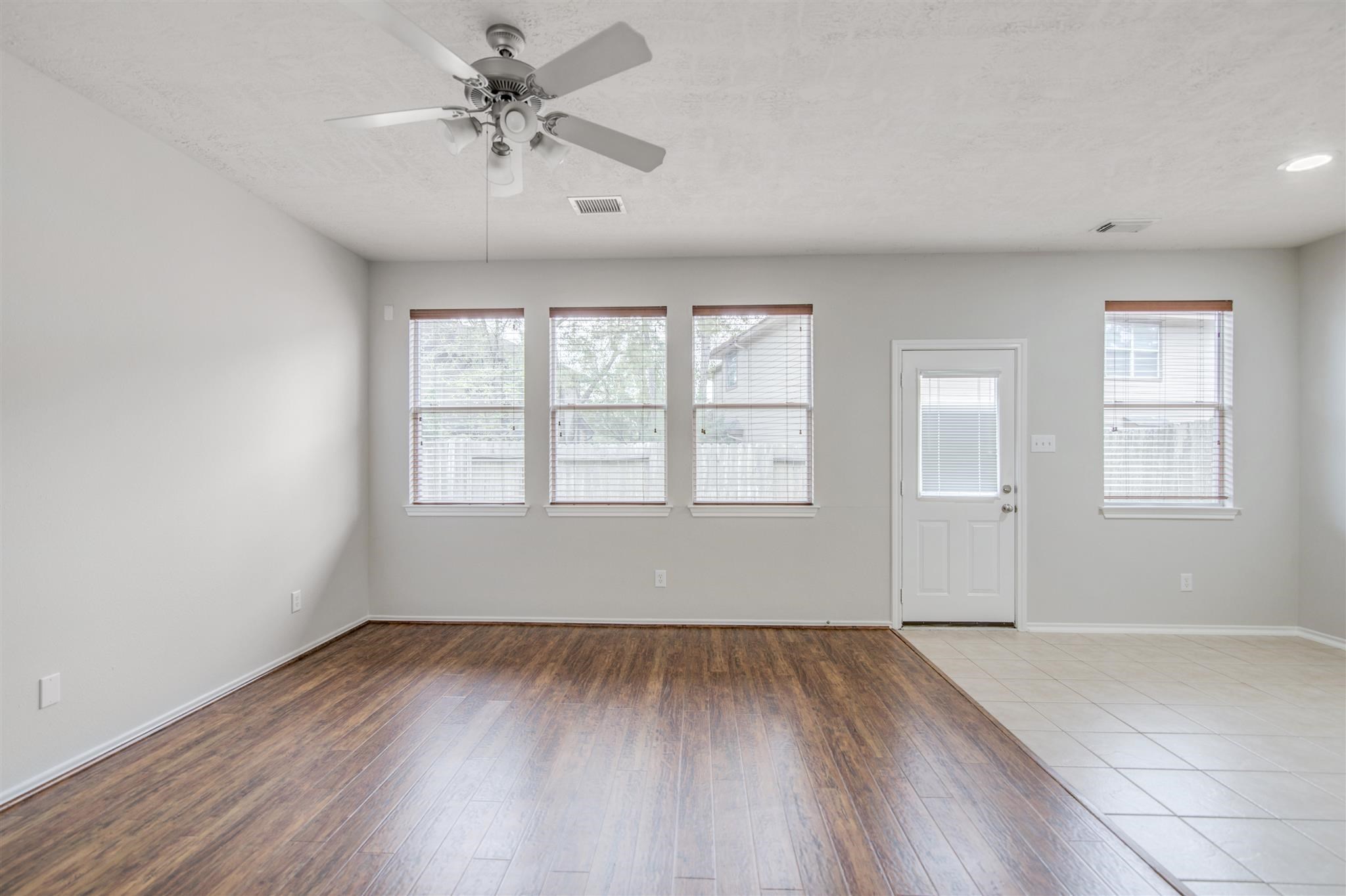 58 S Burberry Park Circle Property Photo 8