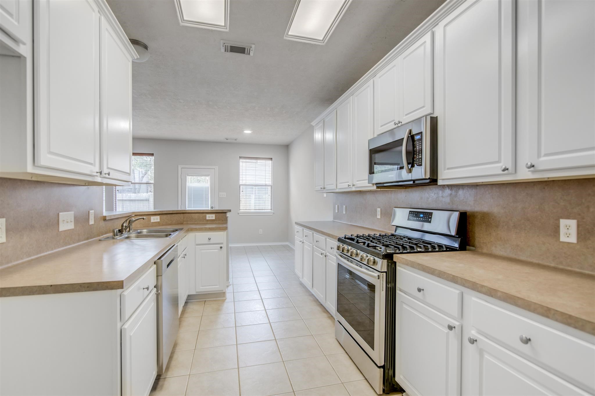 58 S Burberry Park Circle Property Photo 10