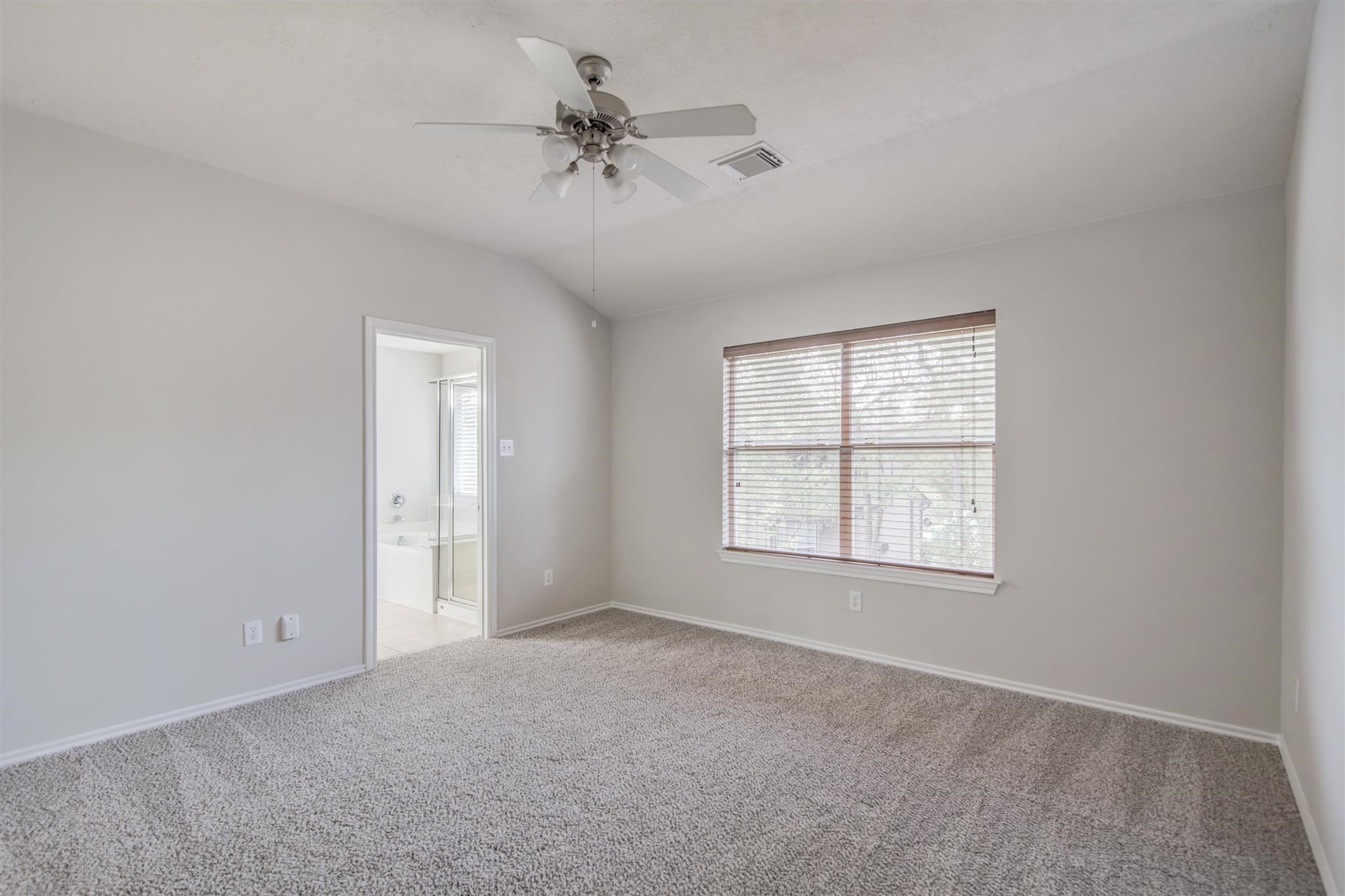 58 S Burberry Park Circle Property Photo 15
