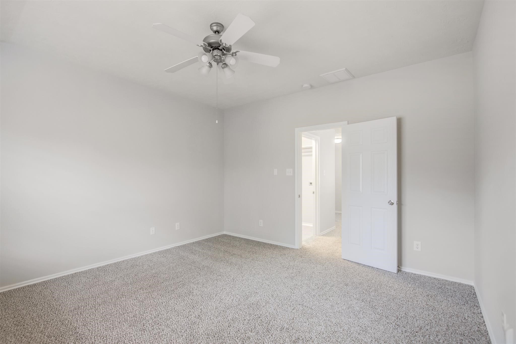 58 S Burberry Park Circle Property Photo 16