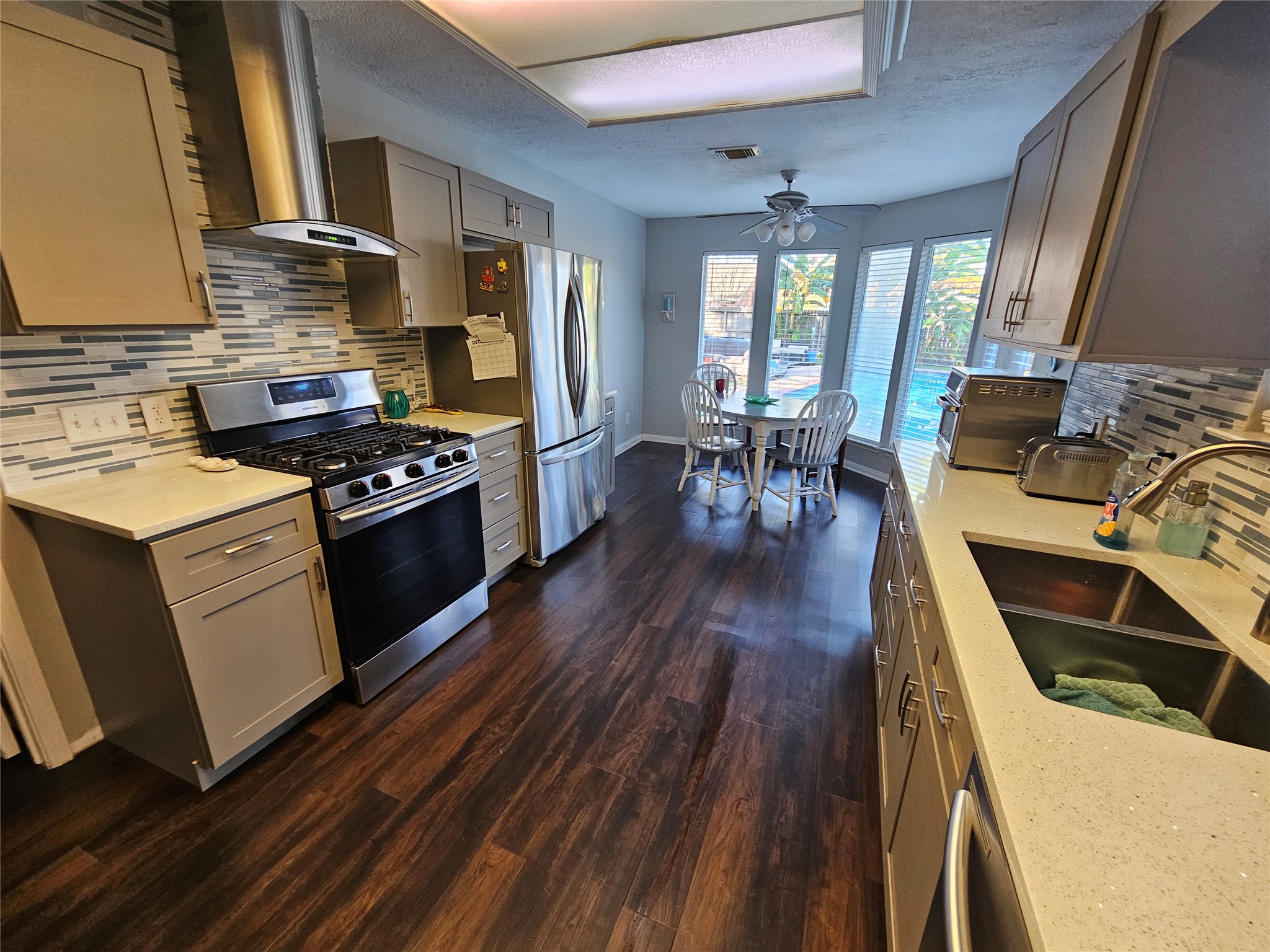 14822 Cedar Point Drive Property Photo 4