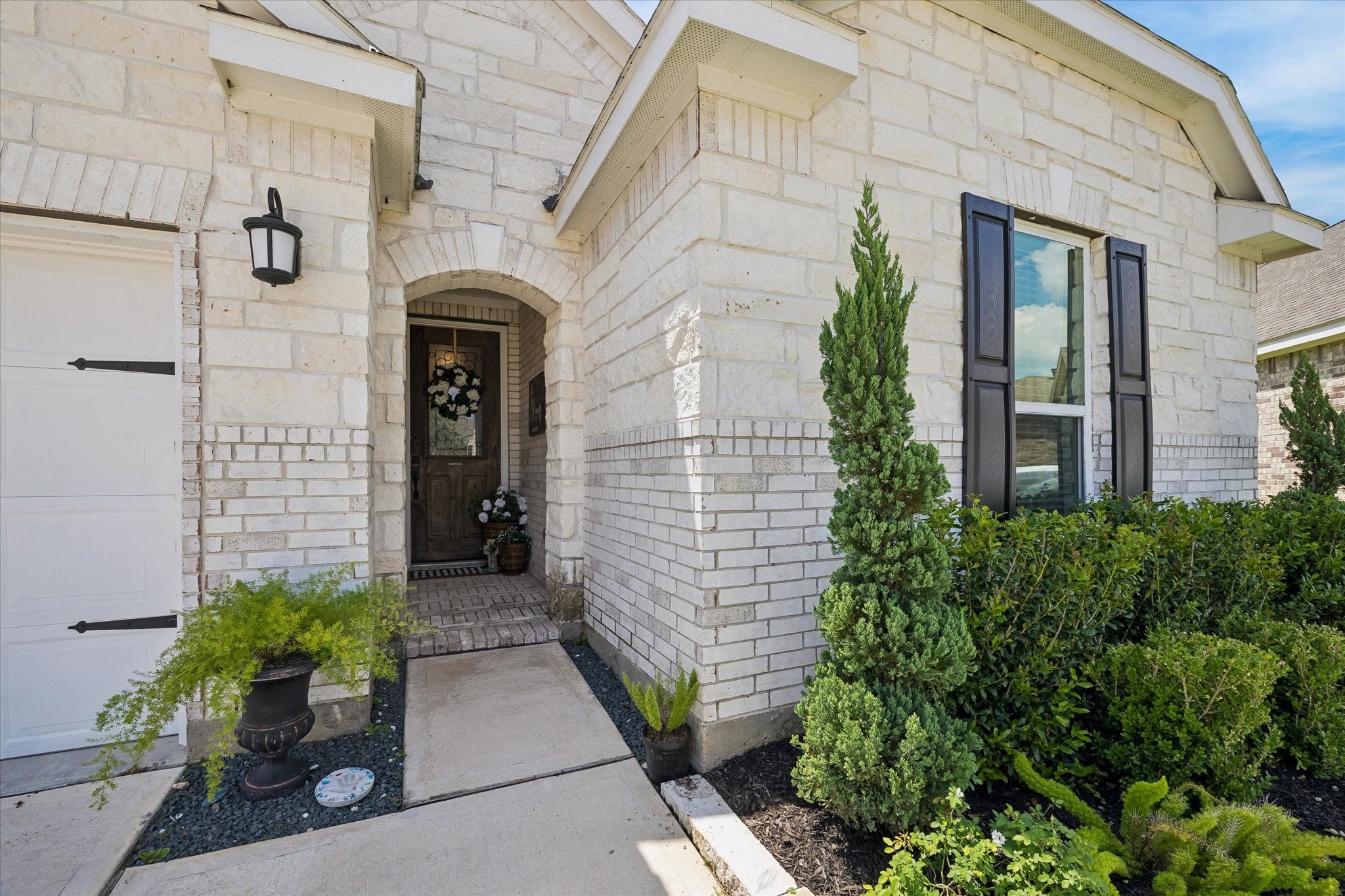 39200 Canyonville Court Property Photo 4