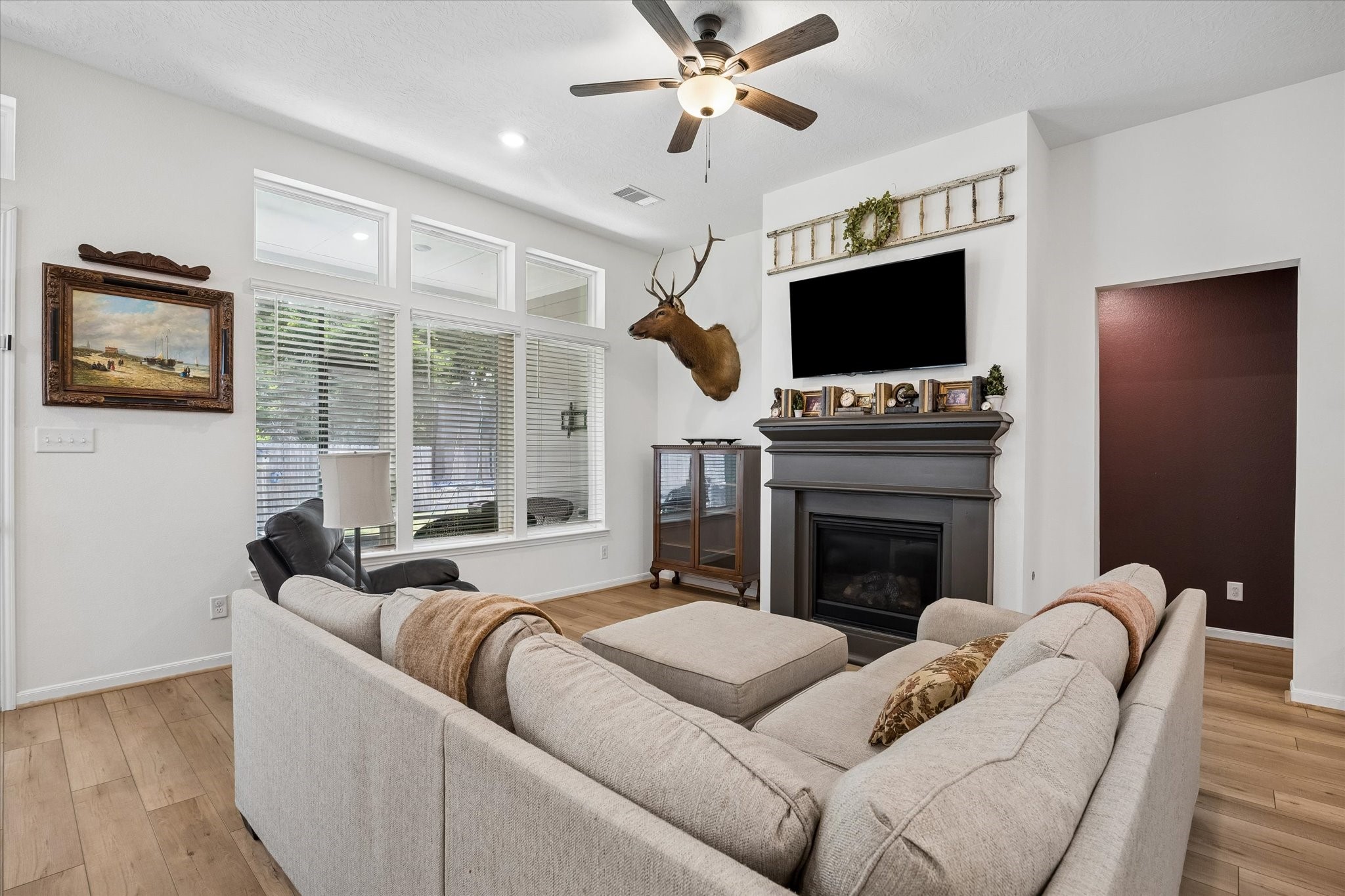 39200 Canyonville Court Property Photo 10