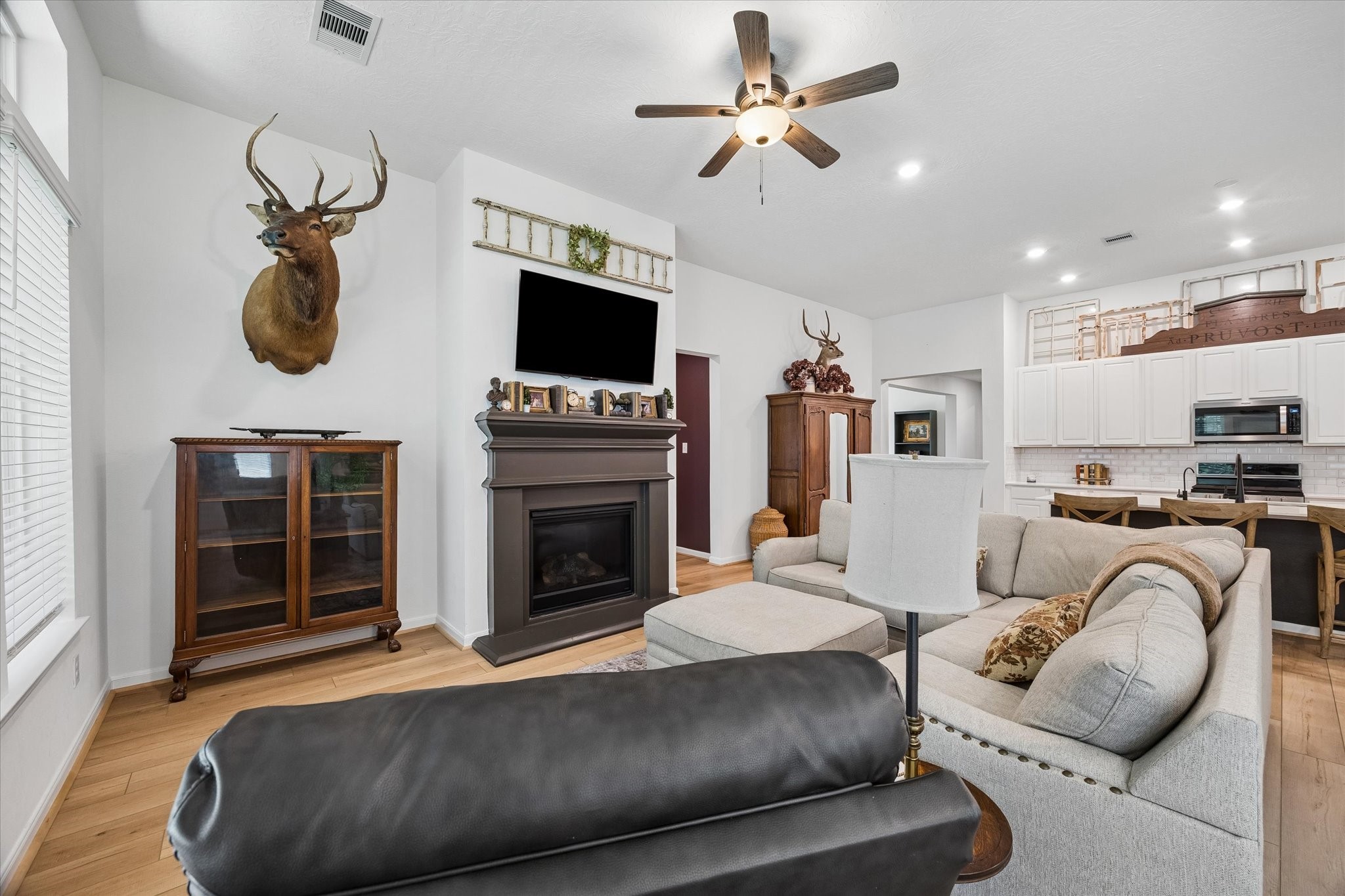 39200 Canyonville Court Property Photo 11