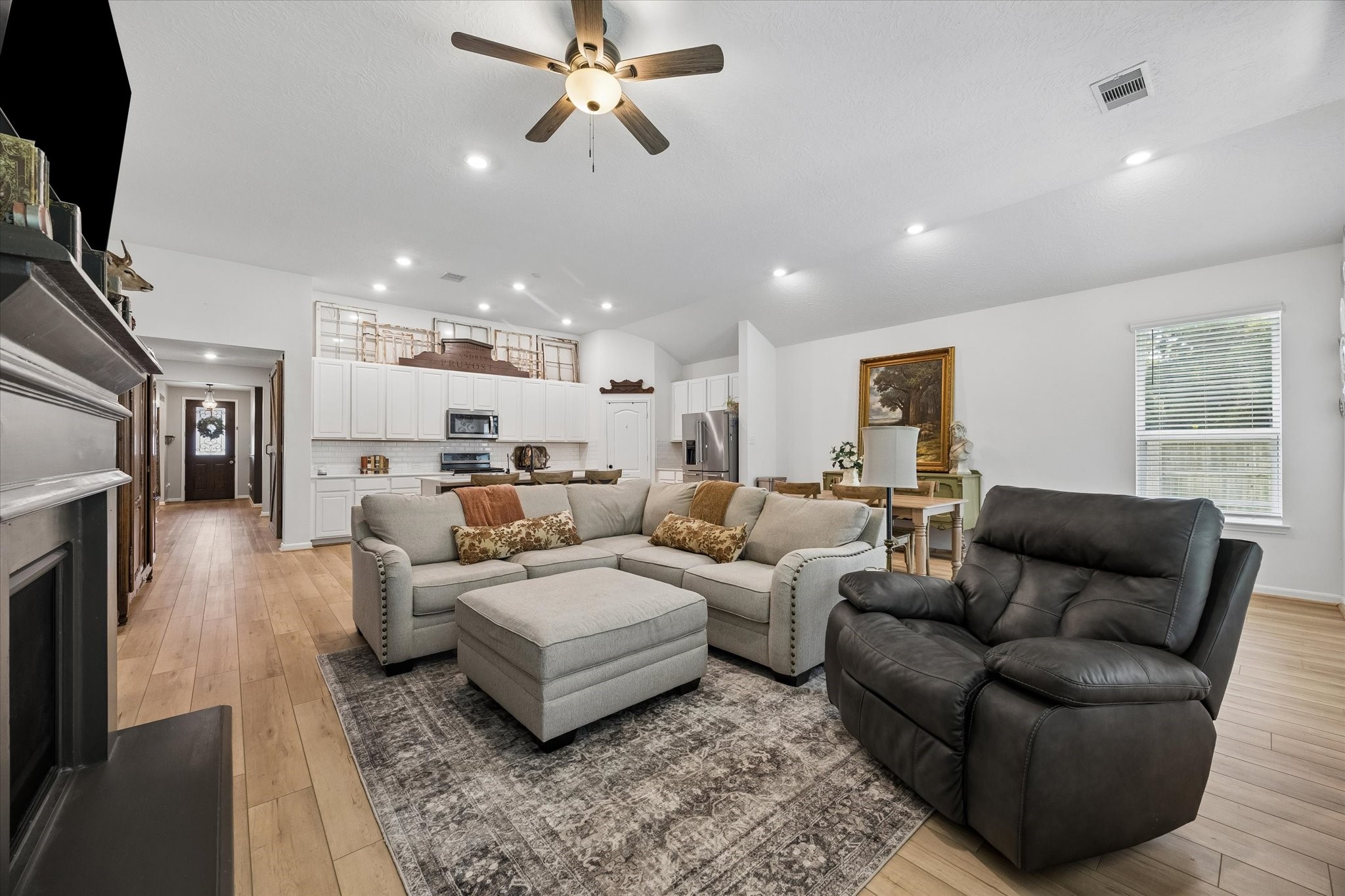 39200 Canyonville Court Property Photo 13