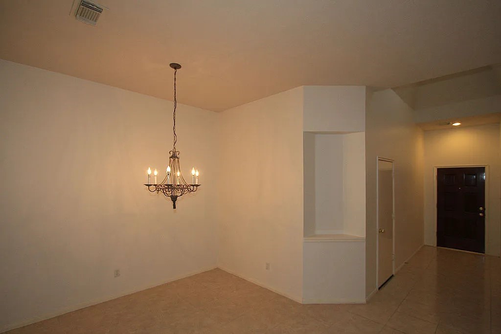 43 Steep Trail Place Property Photo 3